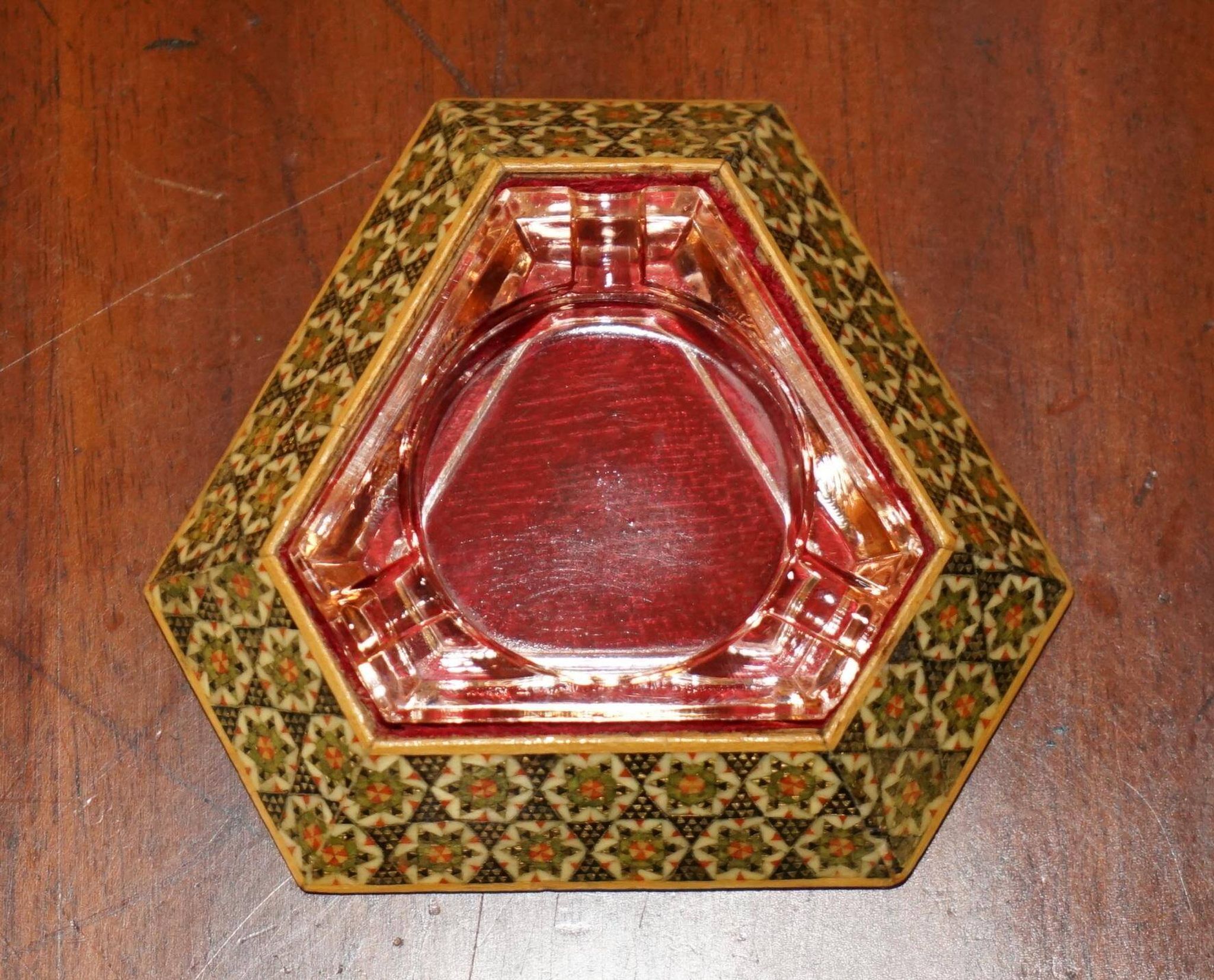 Cendrier persan antique avec plateau triangulaire en verre