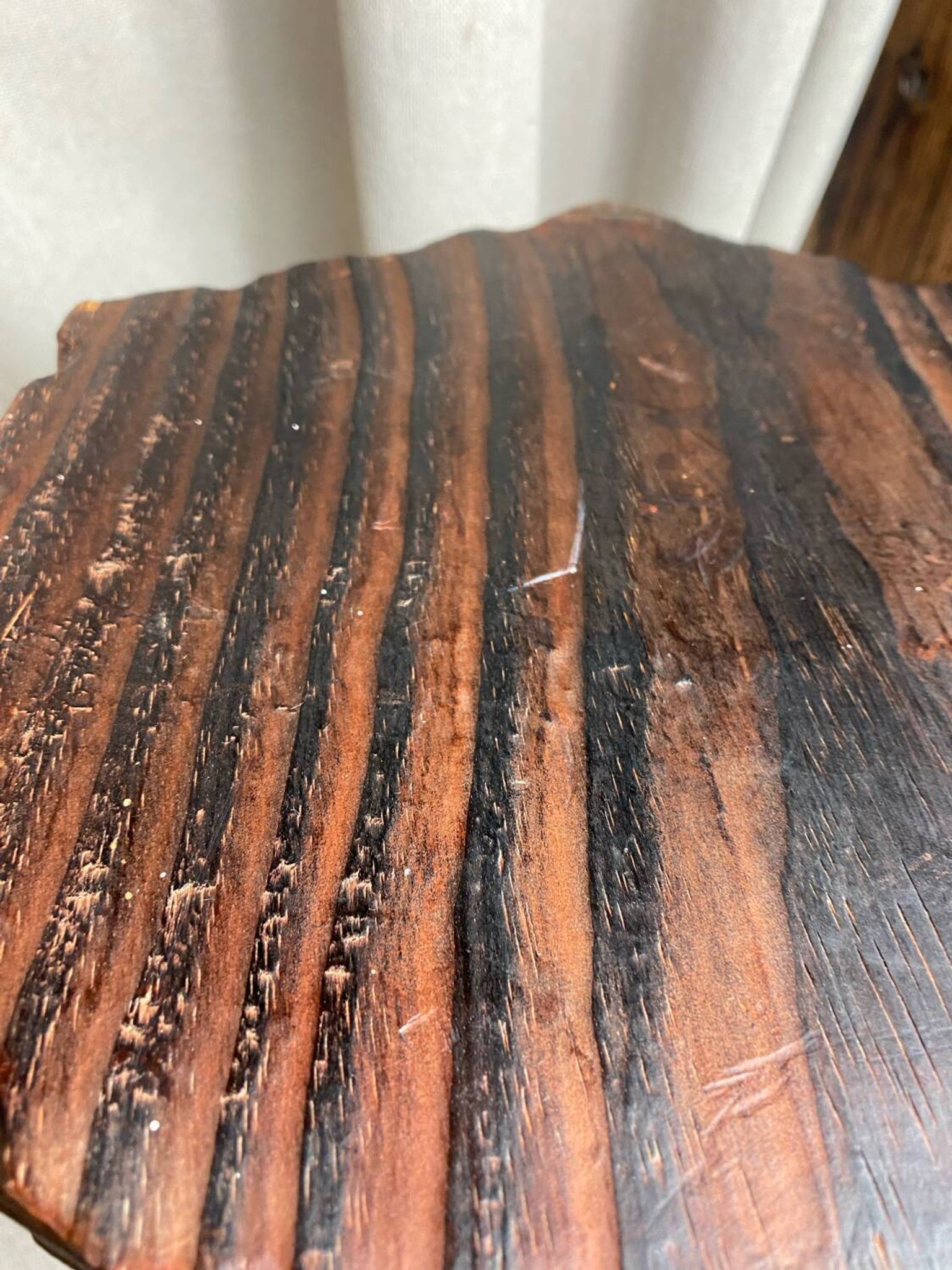 Tabouret de ferme français  tripode en bois années 60