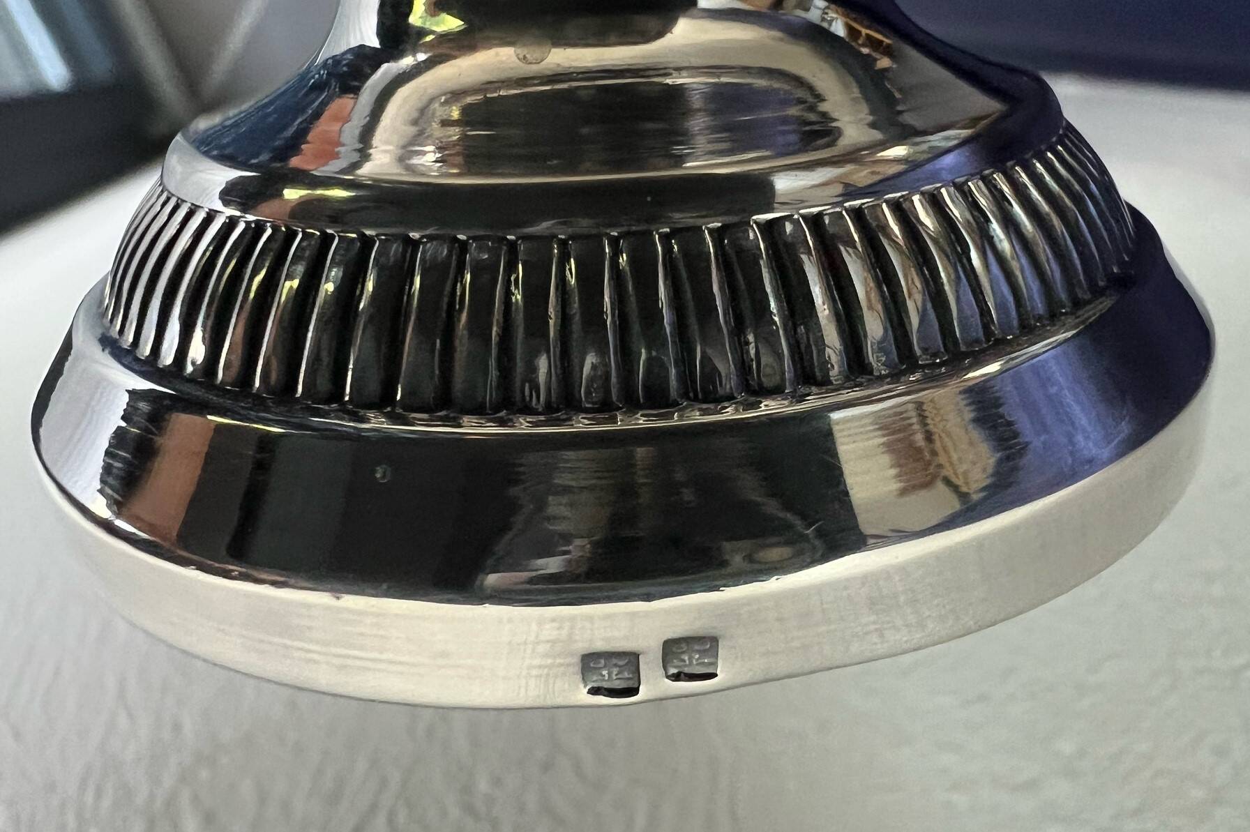 Baluster-shaped sprinkler with gadroons in silver-plated metal with 2 punches