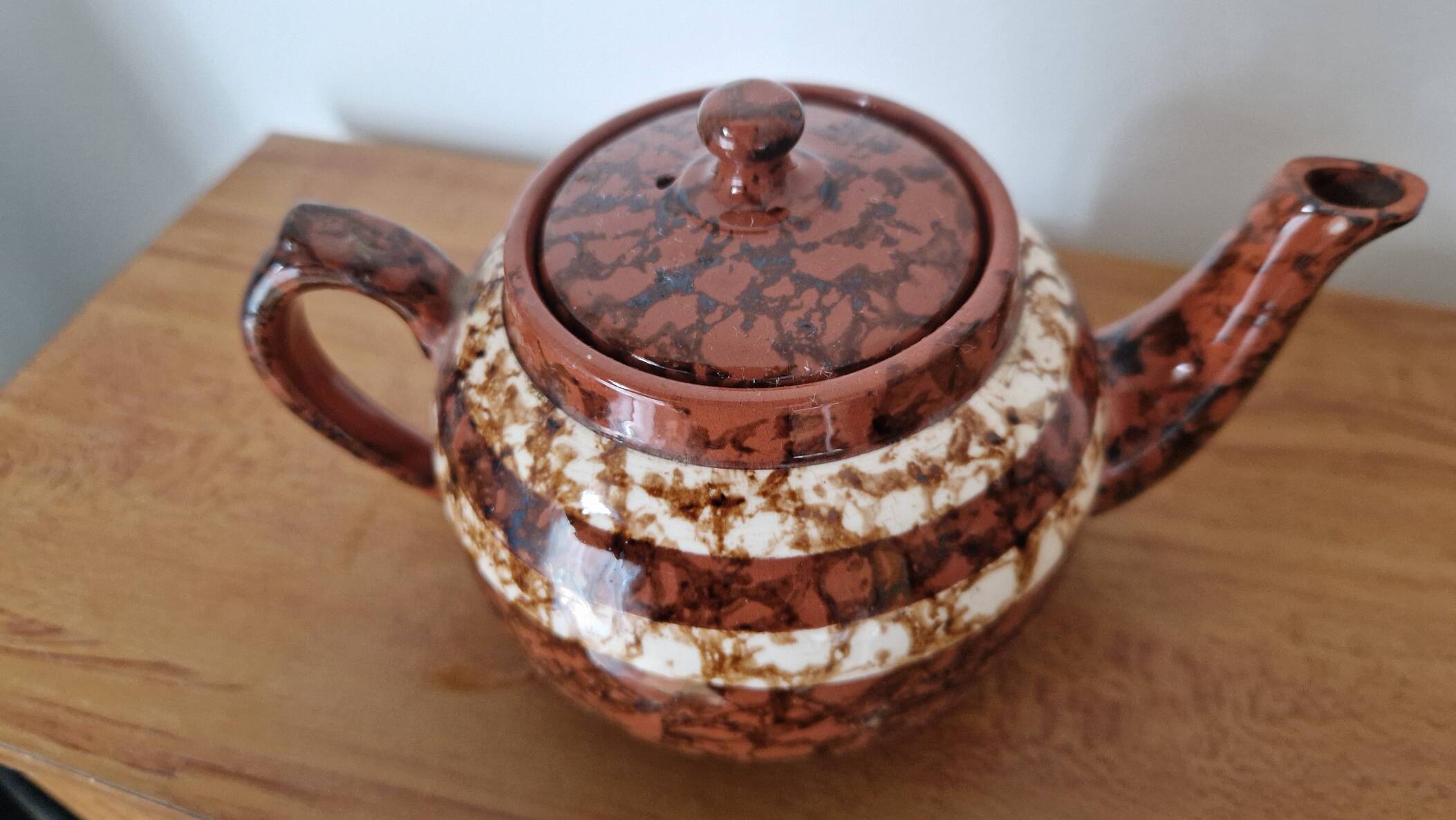 Brown ceramic teapot Sarreguemines model Mary Digoin
