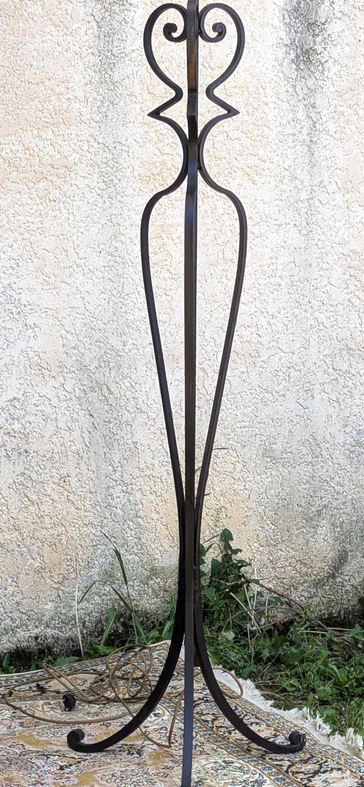 Vintage Black Wrought Iron Floor Lamp with Curved Arabesque Shape from the 60s/70s