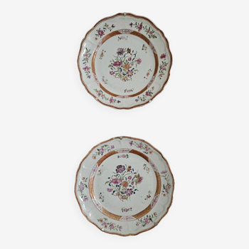 Pair of Compagnie des Indes porcelain plates