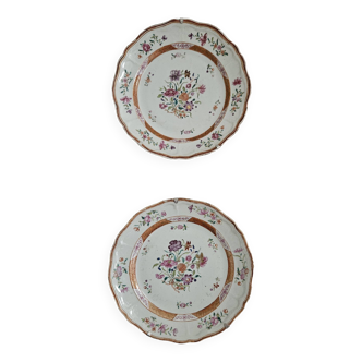 Pair of Compagnie des Indes porcelain plates