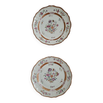 Paire d'assiettes en porcelaine Compagnie des Indes