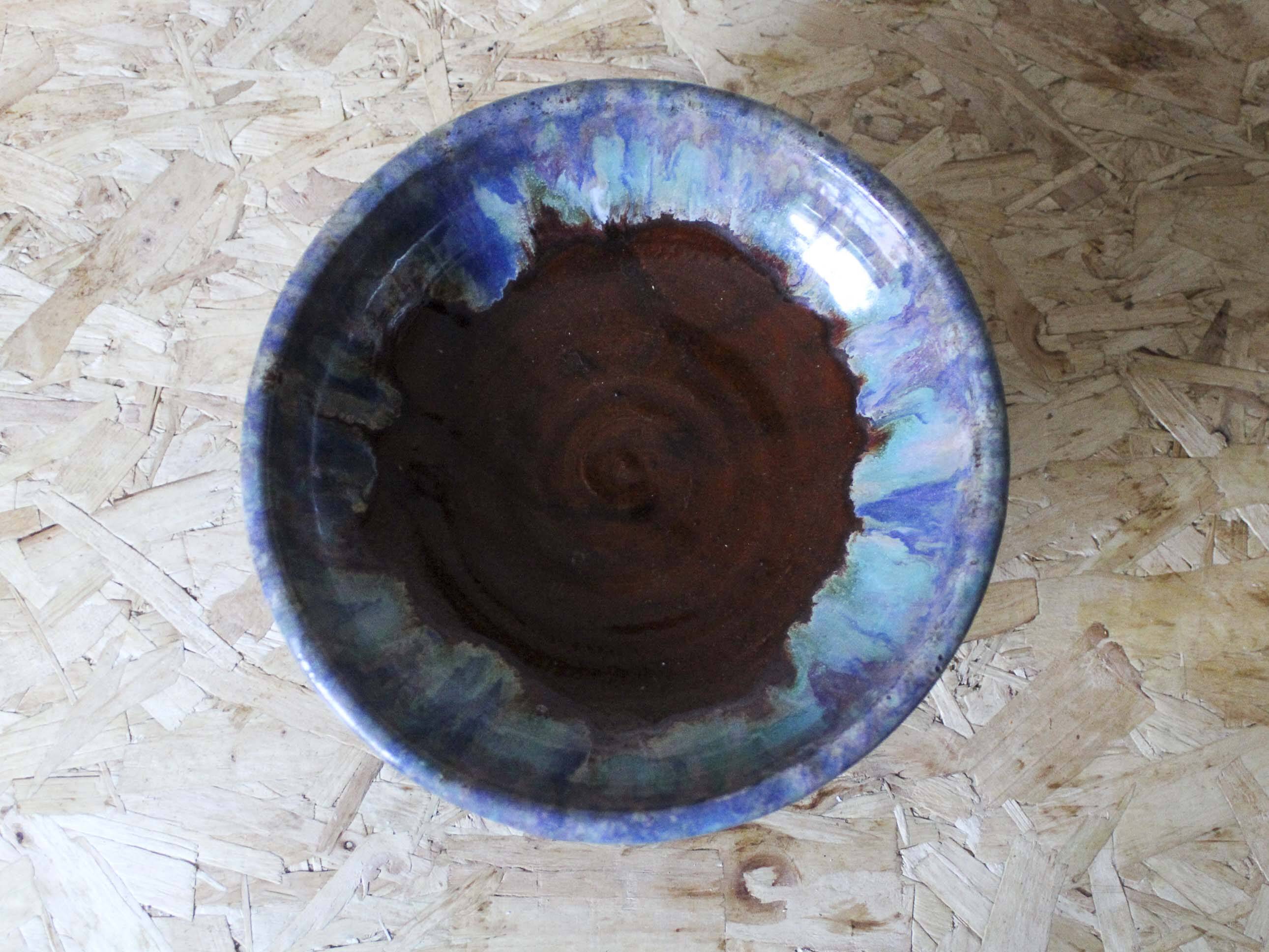 Cab bordeaux ceramic standing bowl