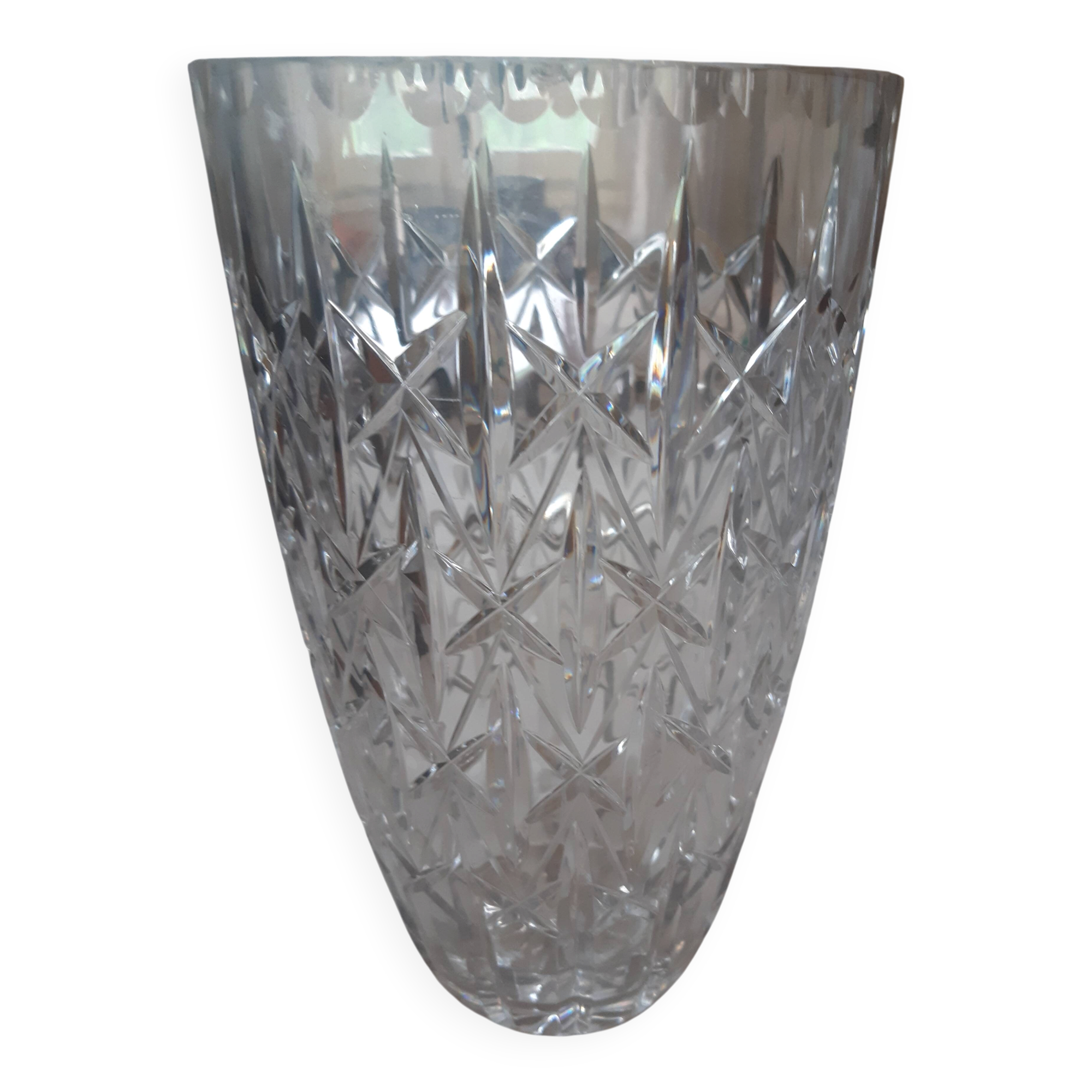 Grand vase en cristal ciselé