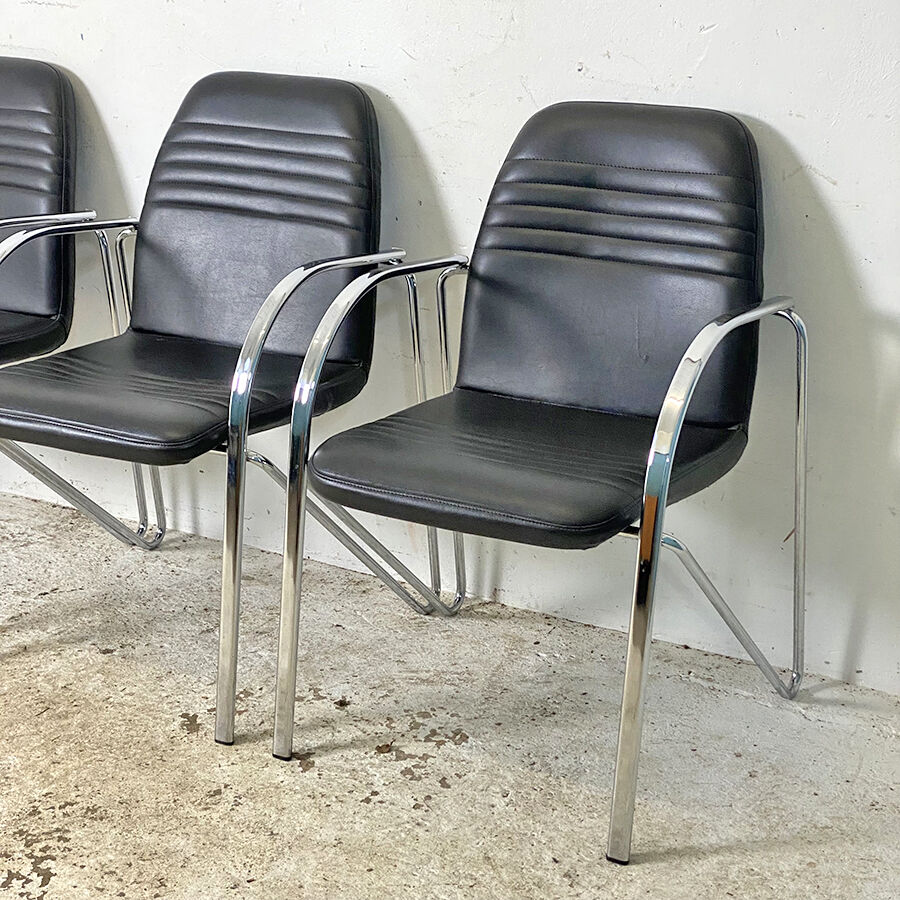 Set of 4 design chairs