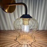Applique coudée globe vintage en verre ambré
