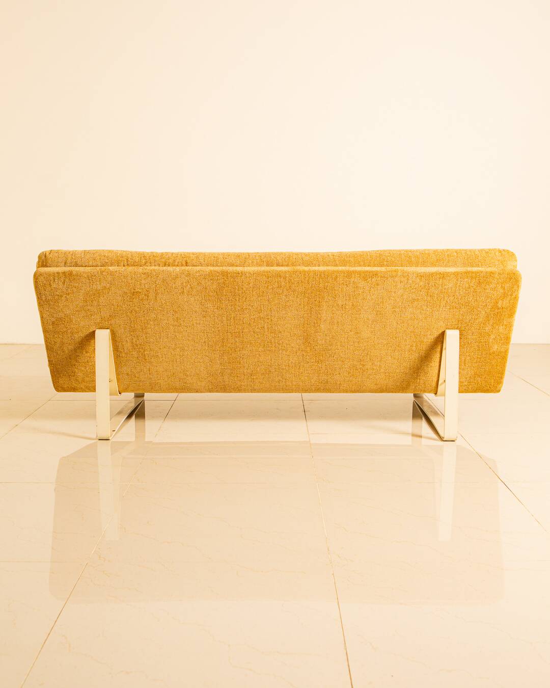 Cream "C683" sofa by Kho Liang for Artifort 80's