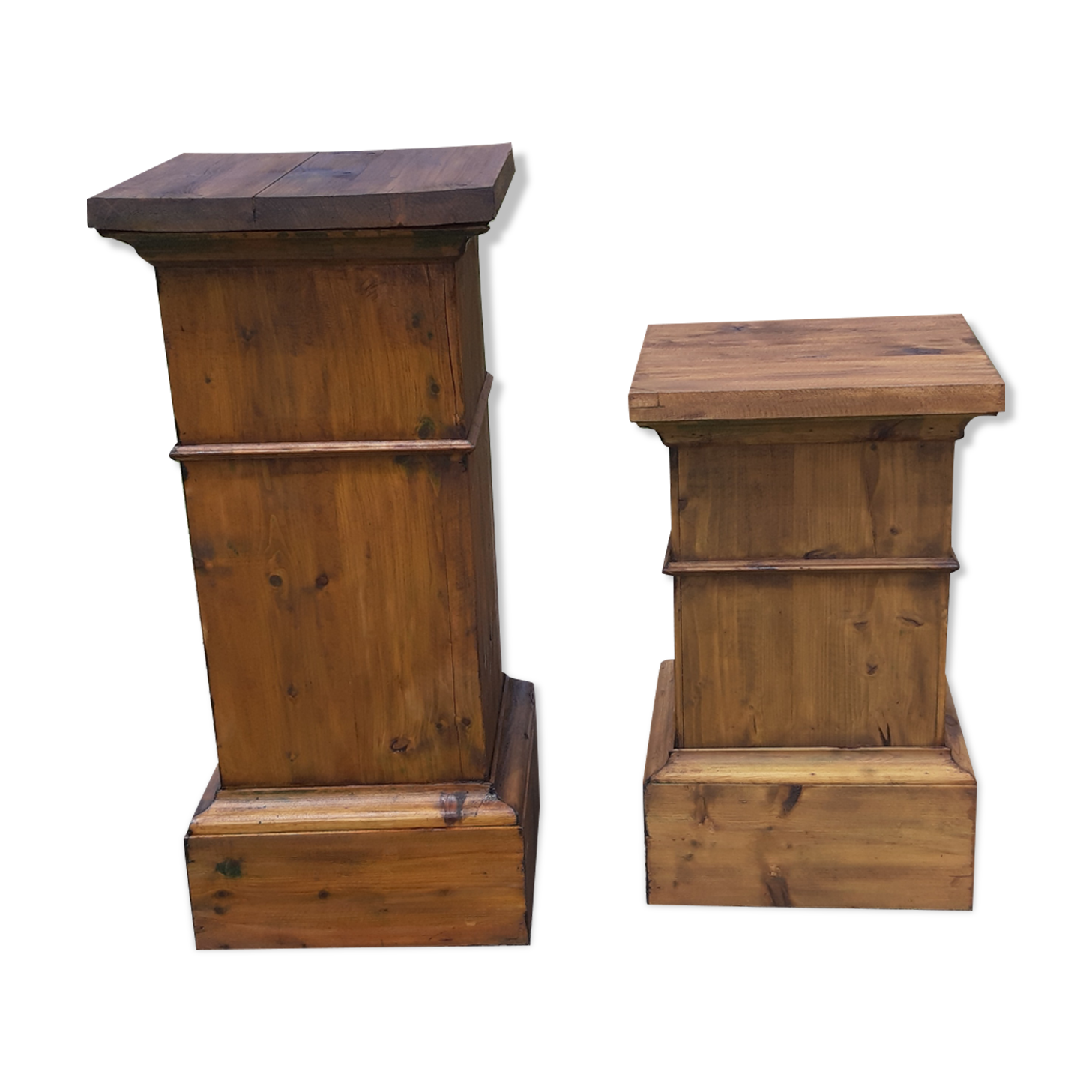 2 pine wood bases