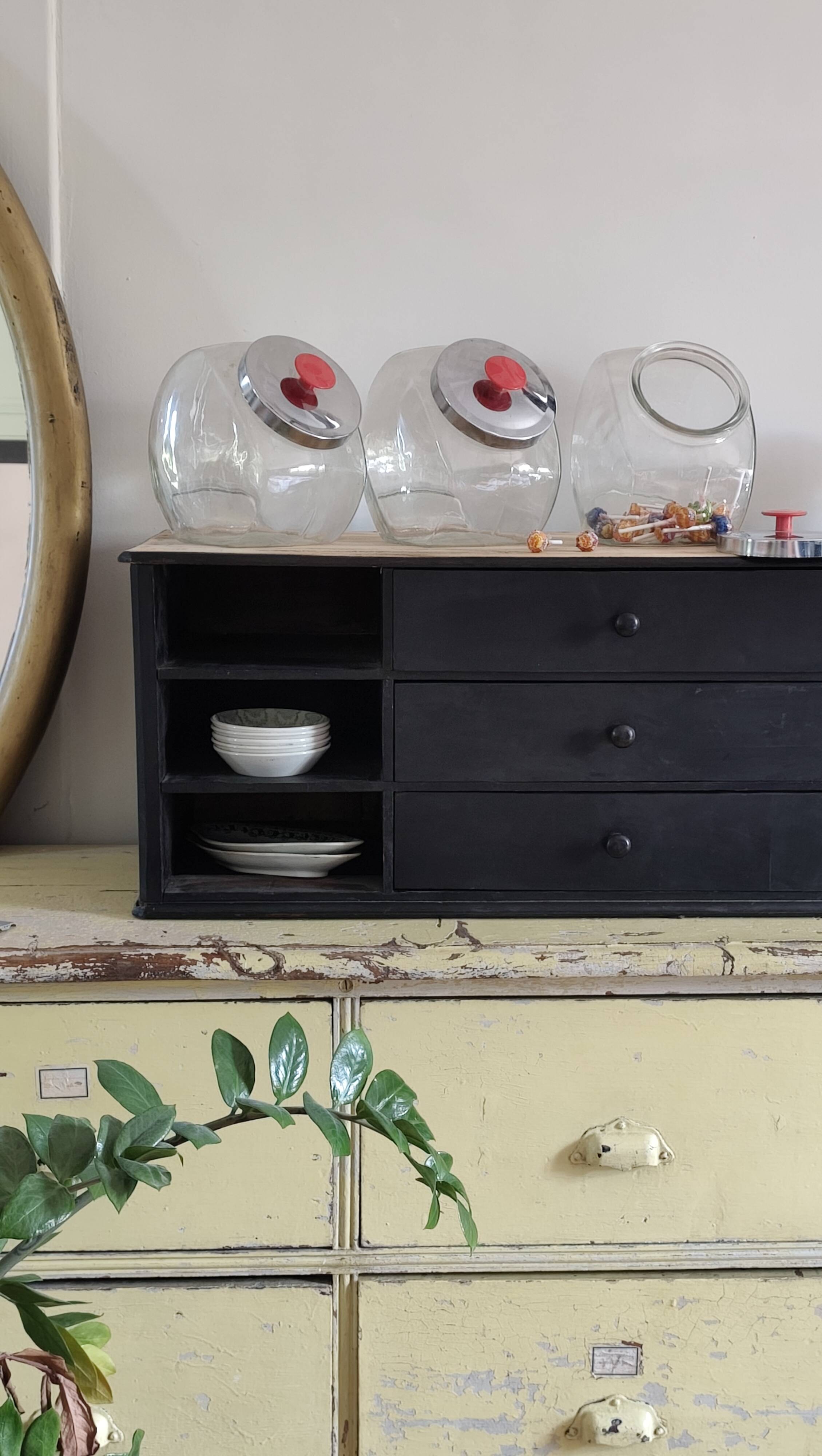 Old drawer unit