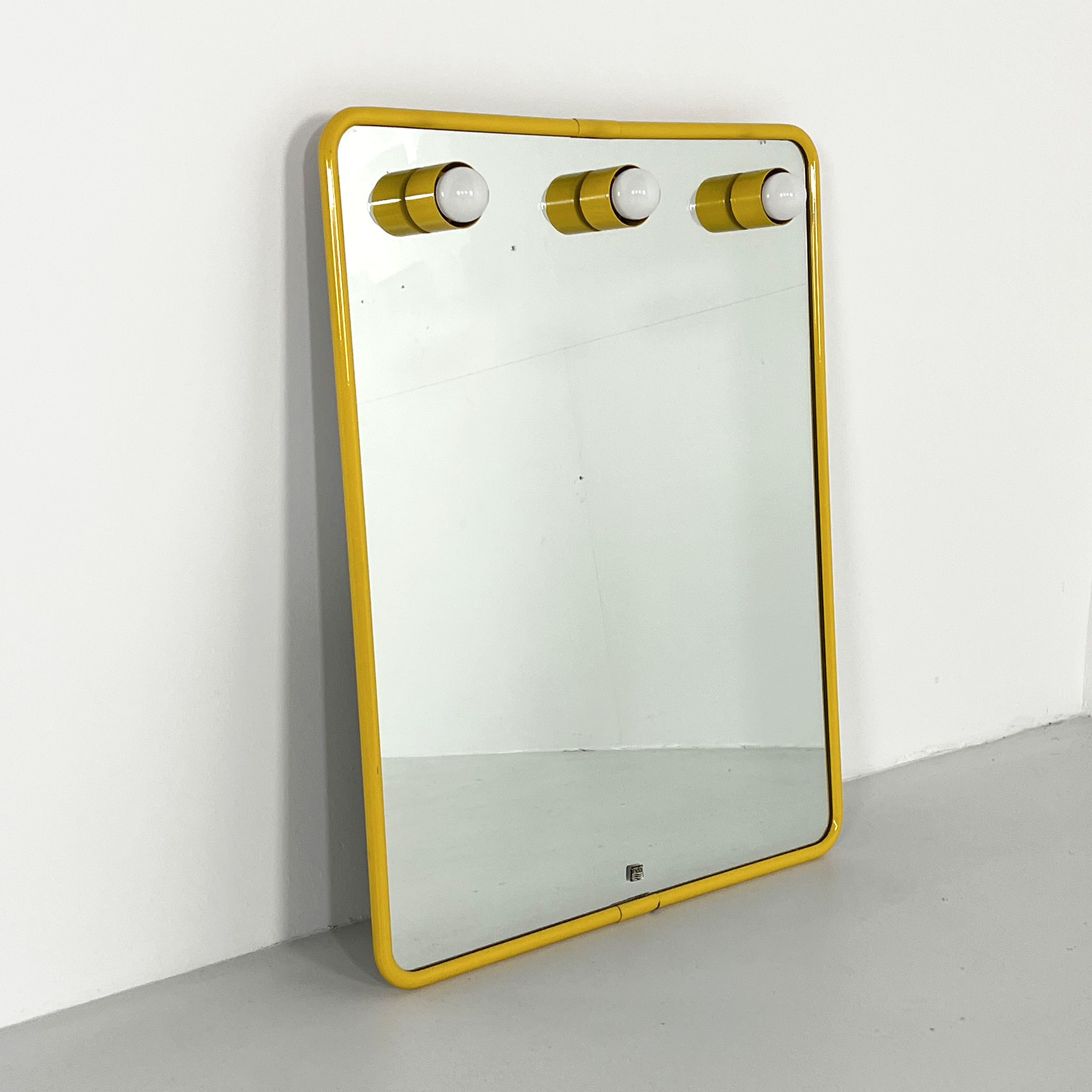 Mirror with integrated yellow metal bulbs, 1970