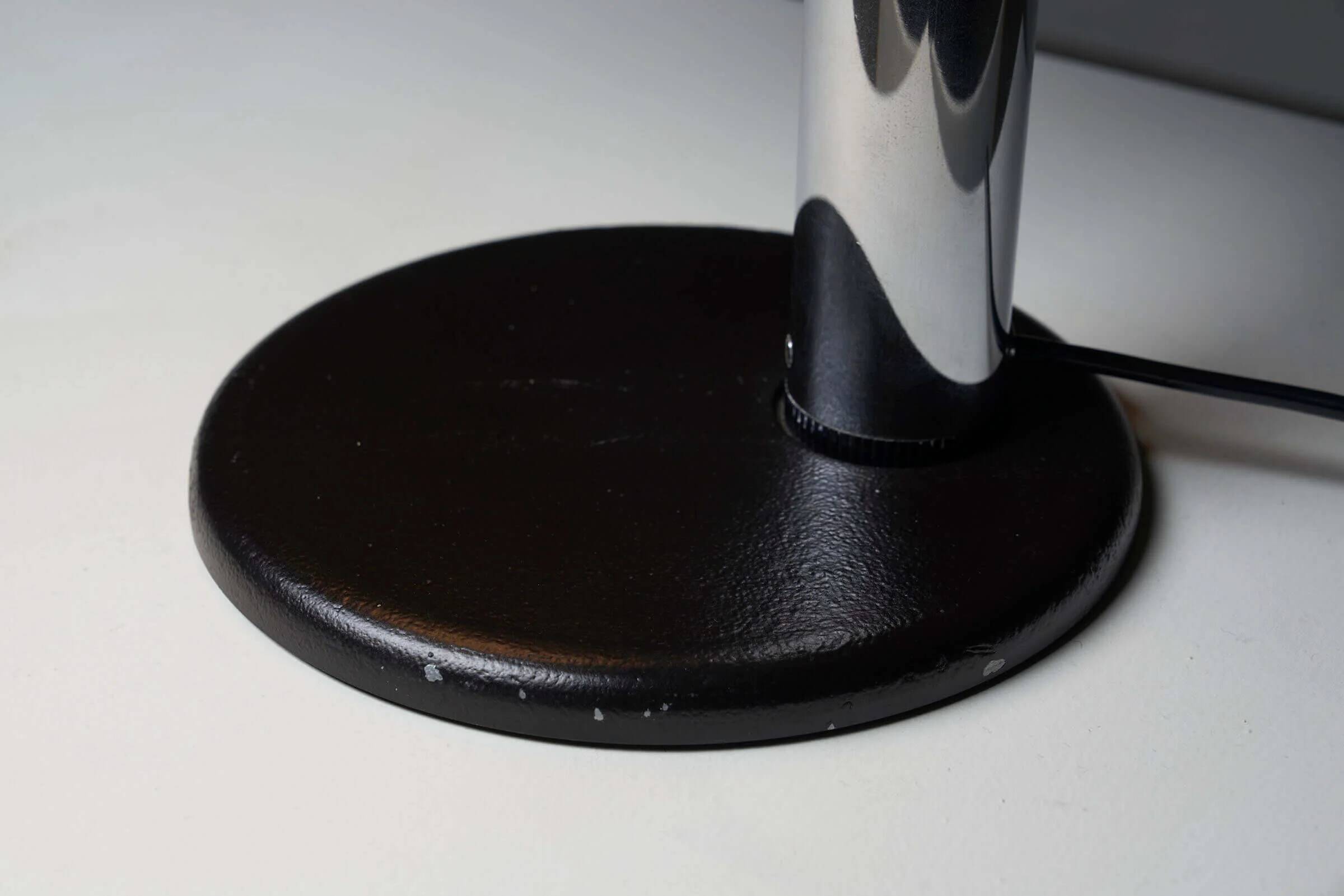 Lampe de table contemporaine