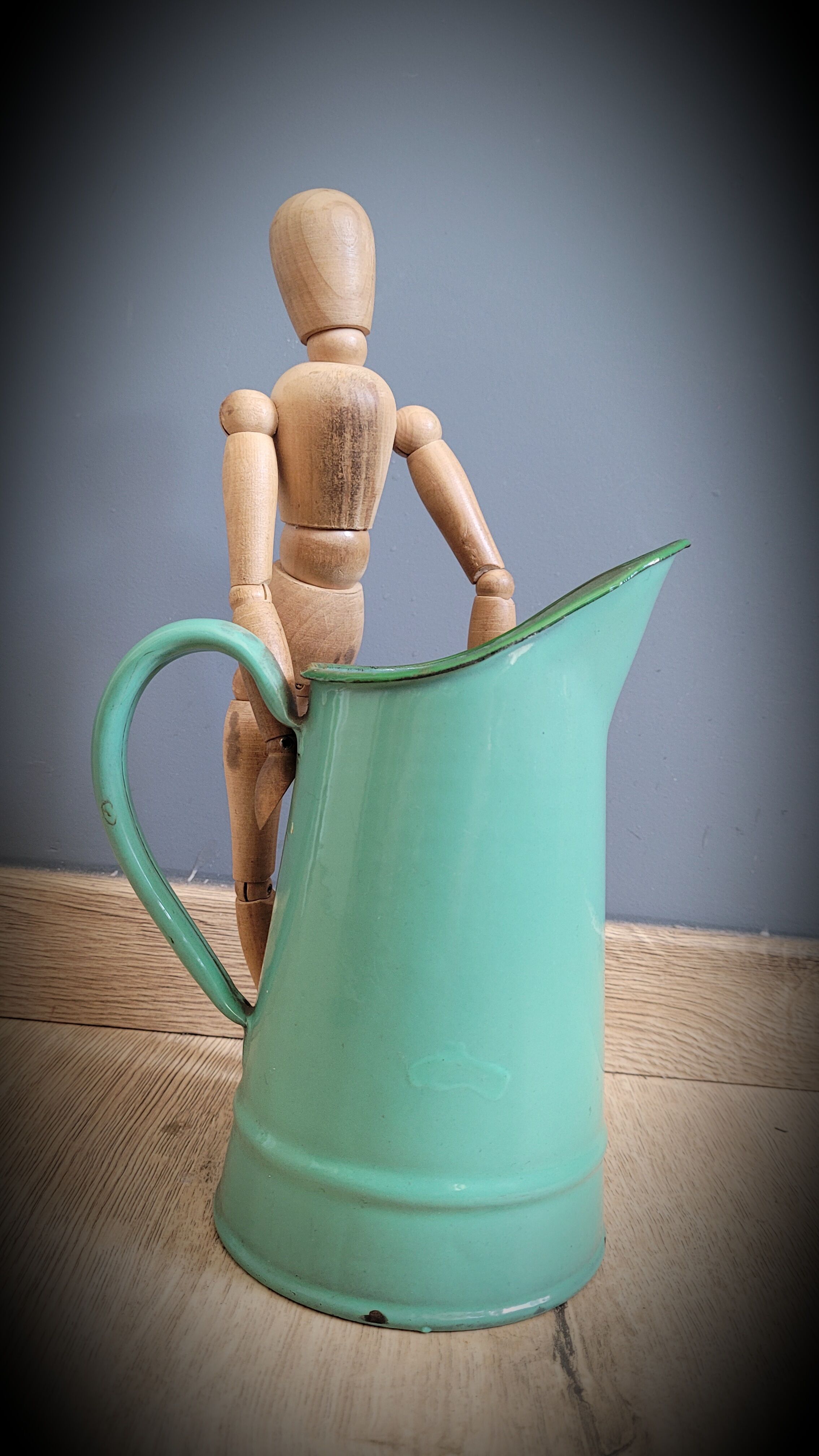 Green enamelled broc