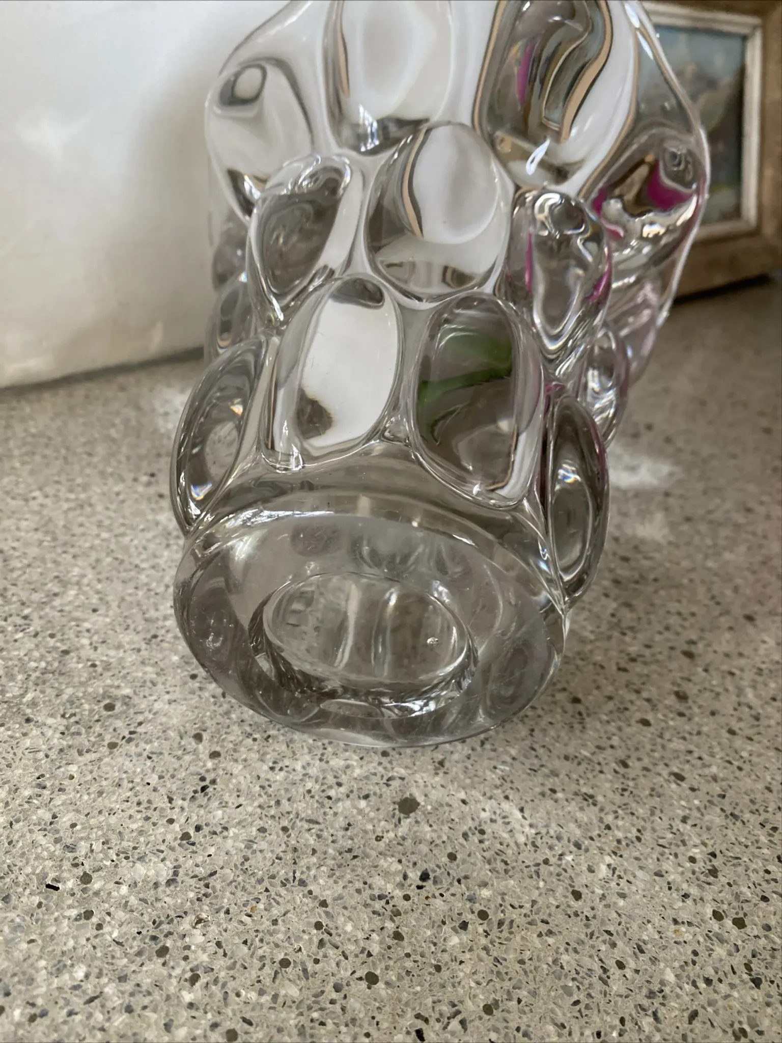 Pierre d'Avesn modernist vase in honeycomb crystal from the 1970s.