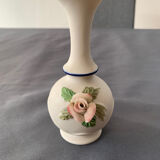 Mini vase soliflore blanc avec une rose