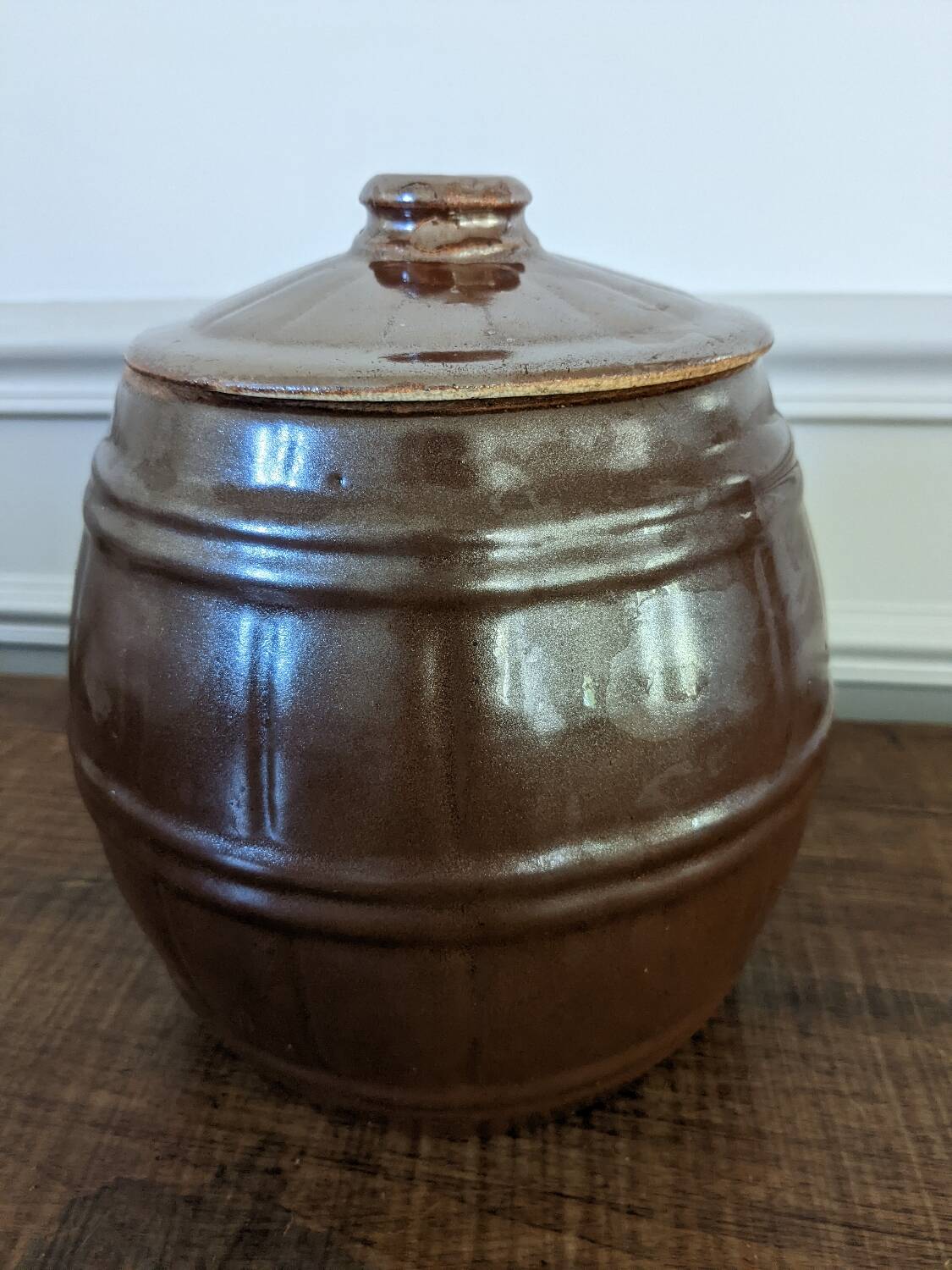 Glazed stoneware barrel pot