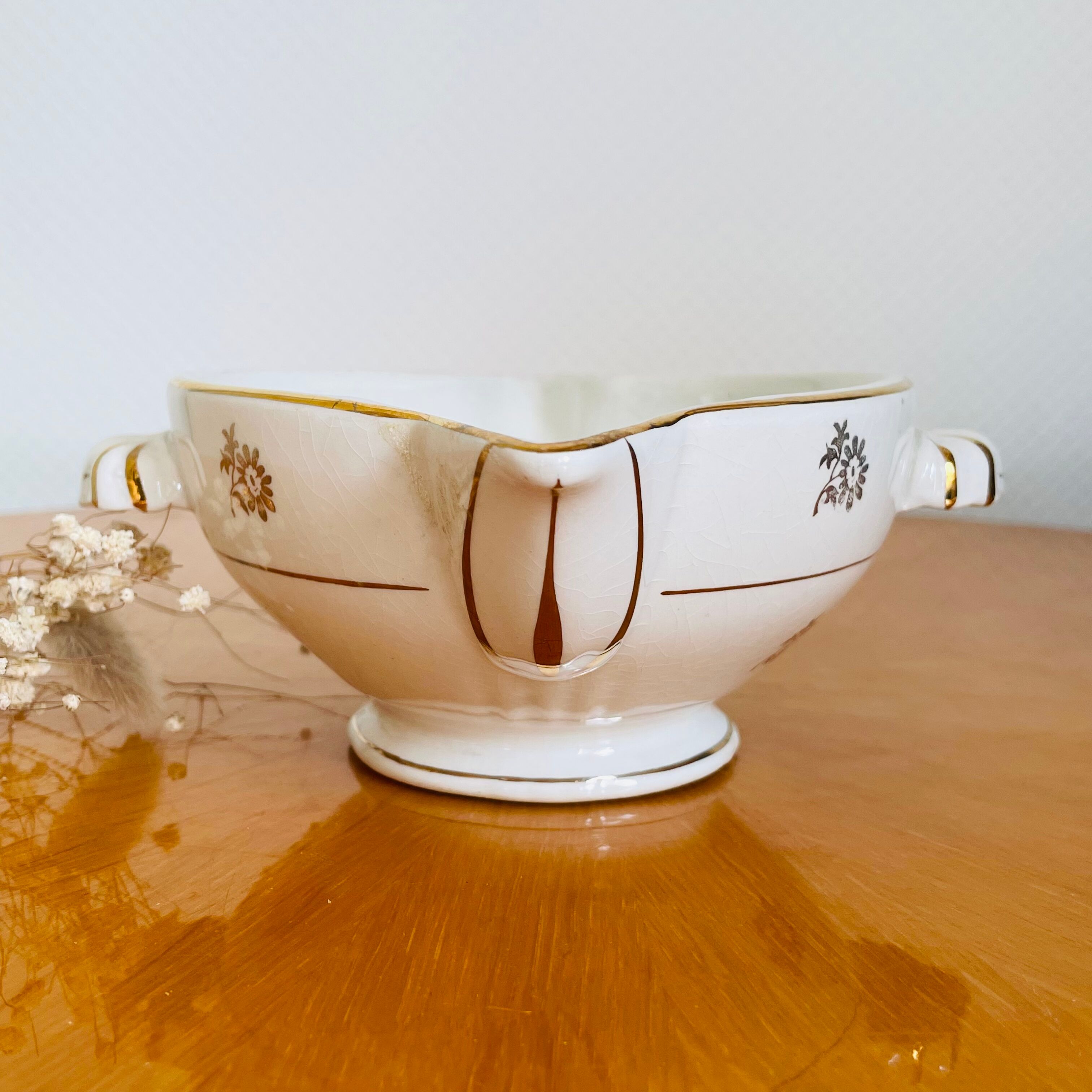 Flat earthenware gravy boat Moulin des Loups