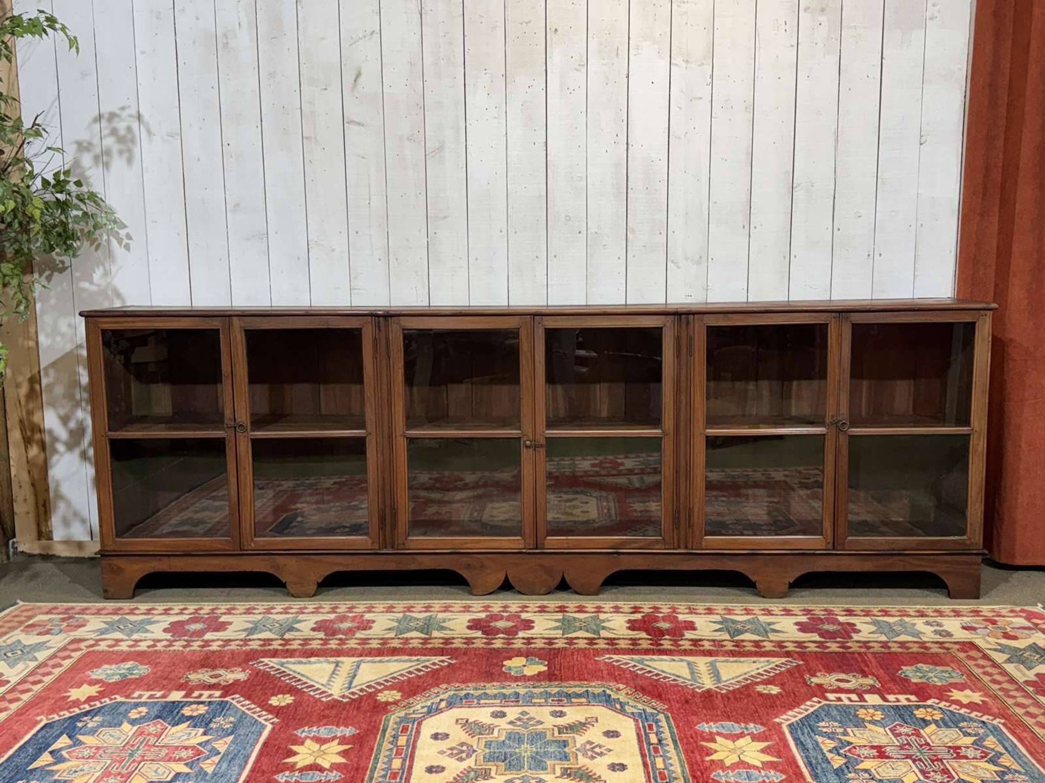 Enfilade 6 portes en acajou d'origine indienne des années 1950