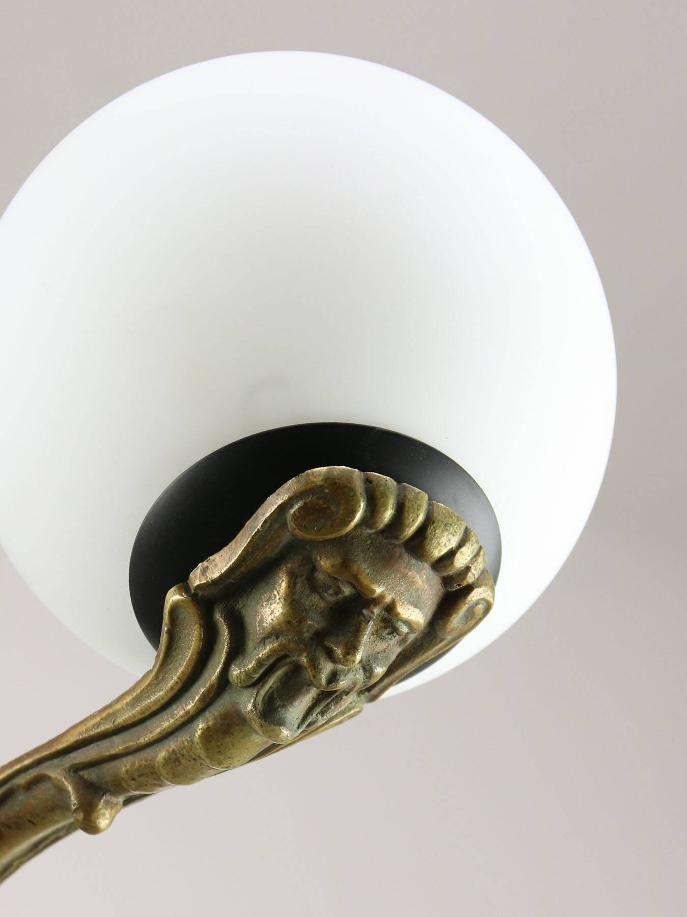 Lustre Art Déco en laiton et opaline, 1930