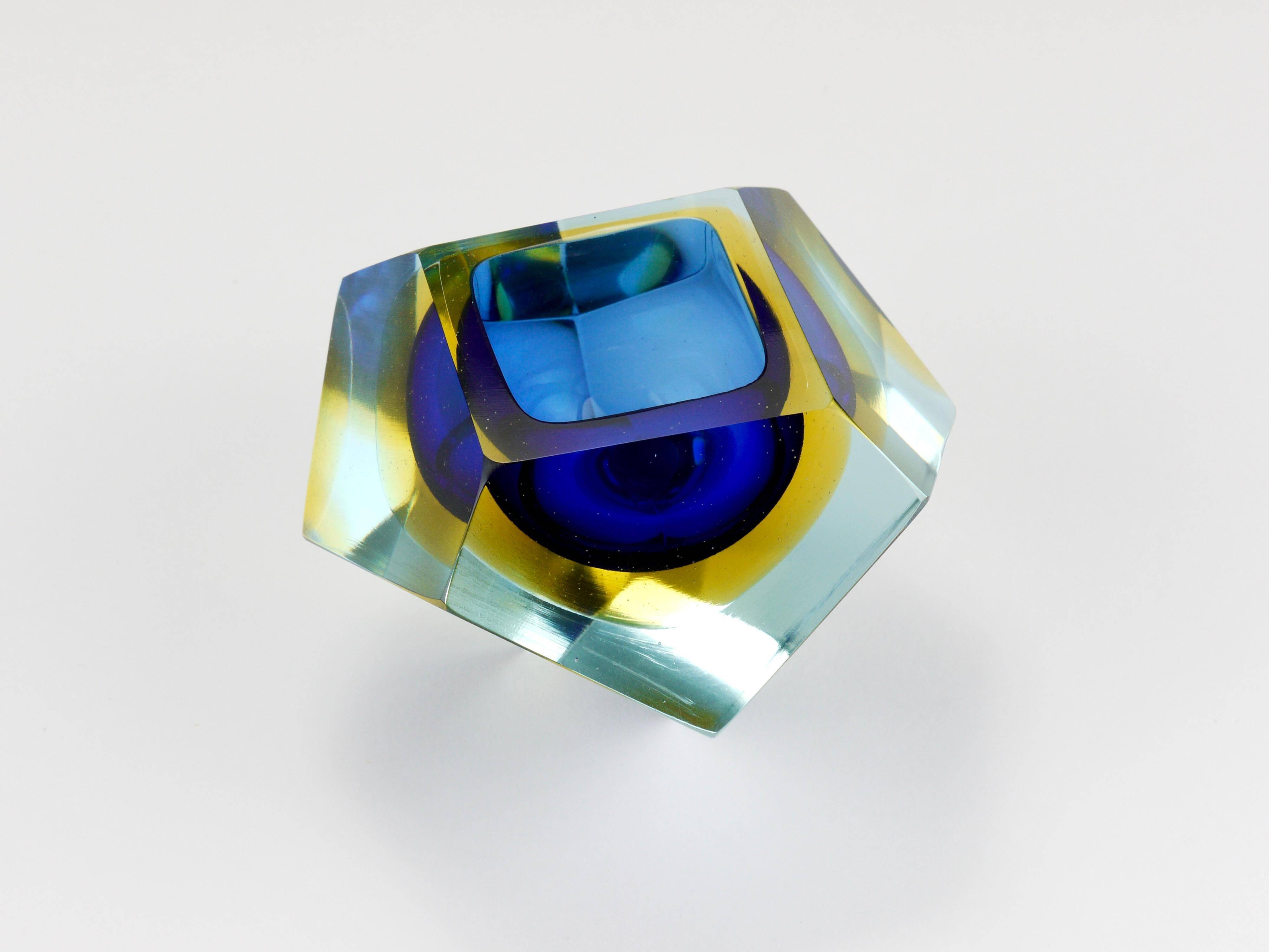 Faceted diamond caviar bowl Mandruzzato Sommerso, Murano glass, Italy, 1960s