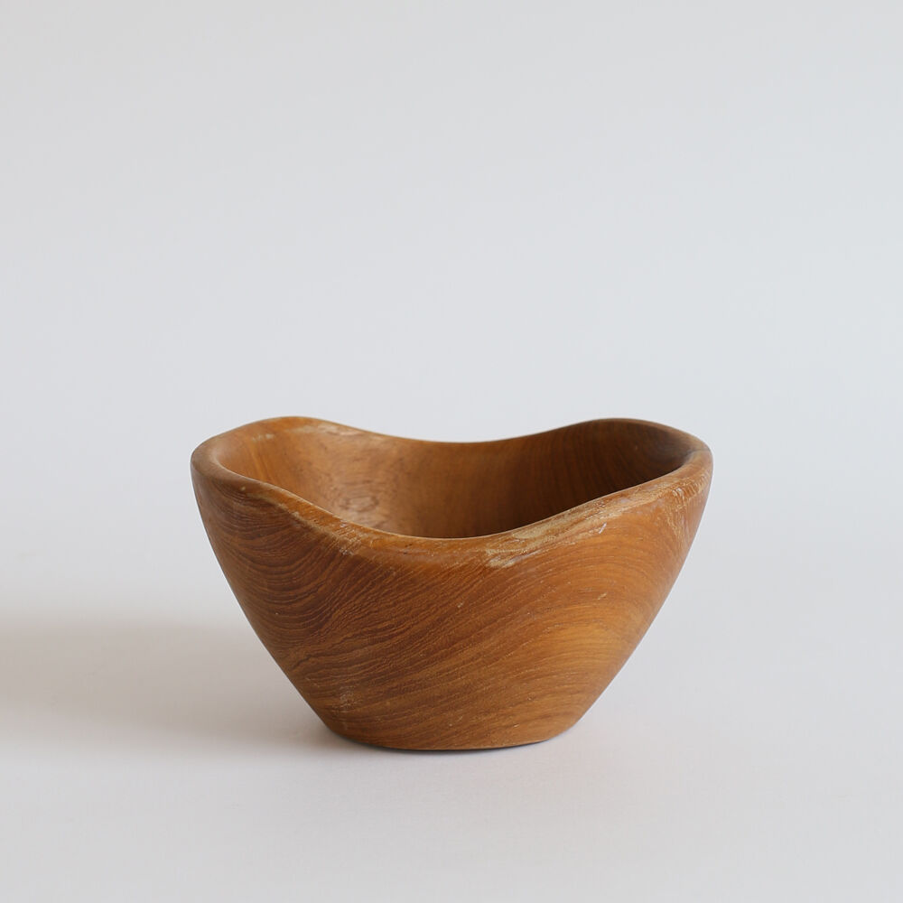 Solid wood bowl