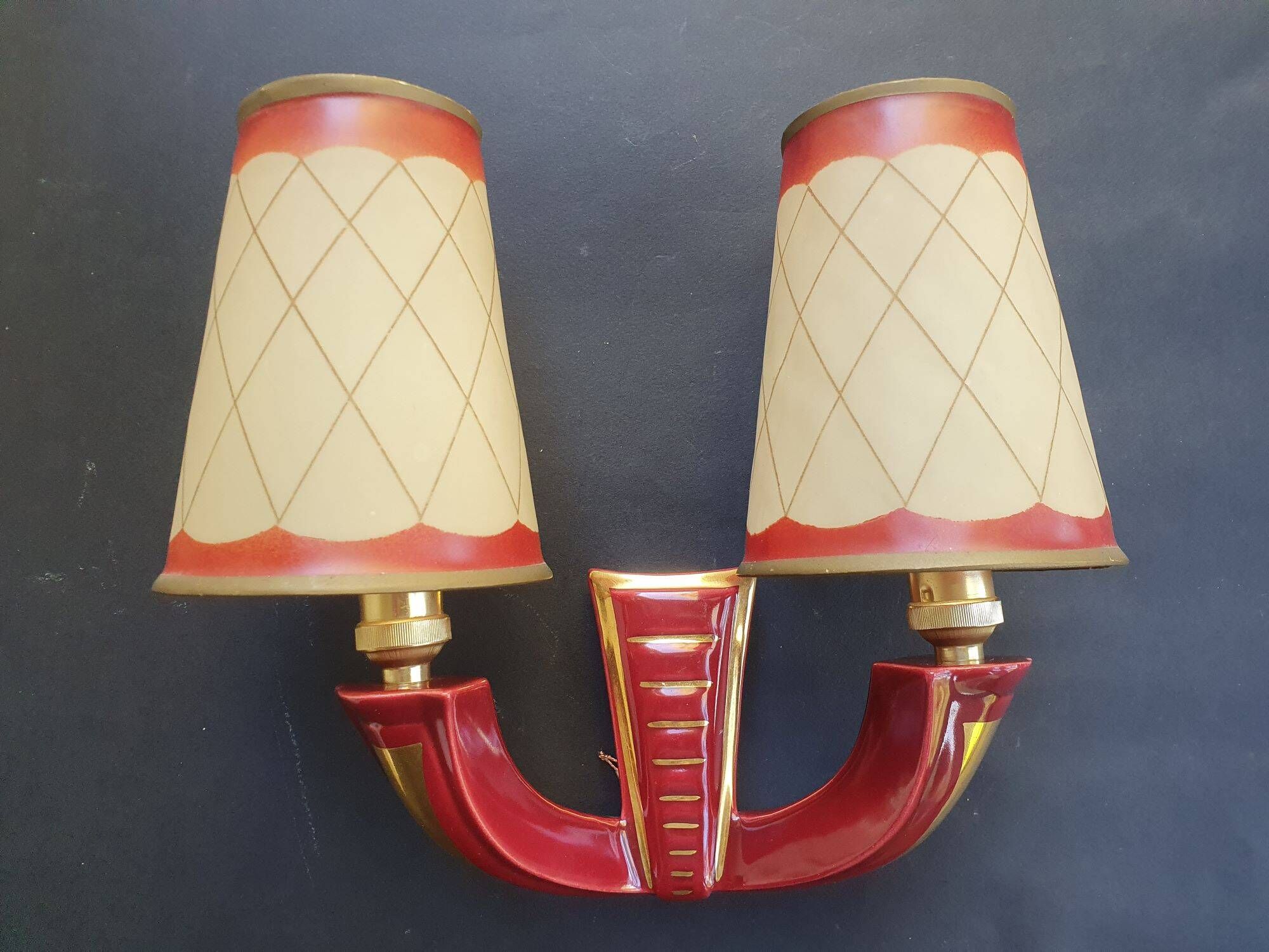 Ceramic wall lamp with Art Deco shades