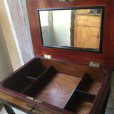 Old inadvertent dressing table