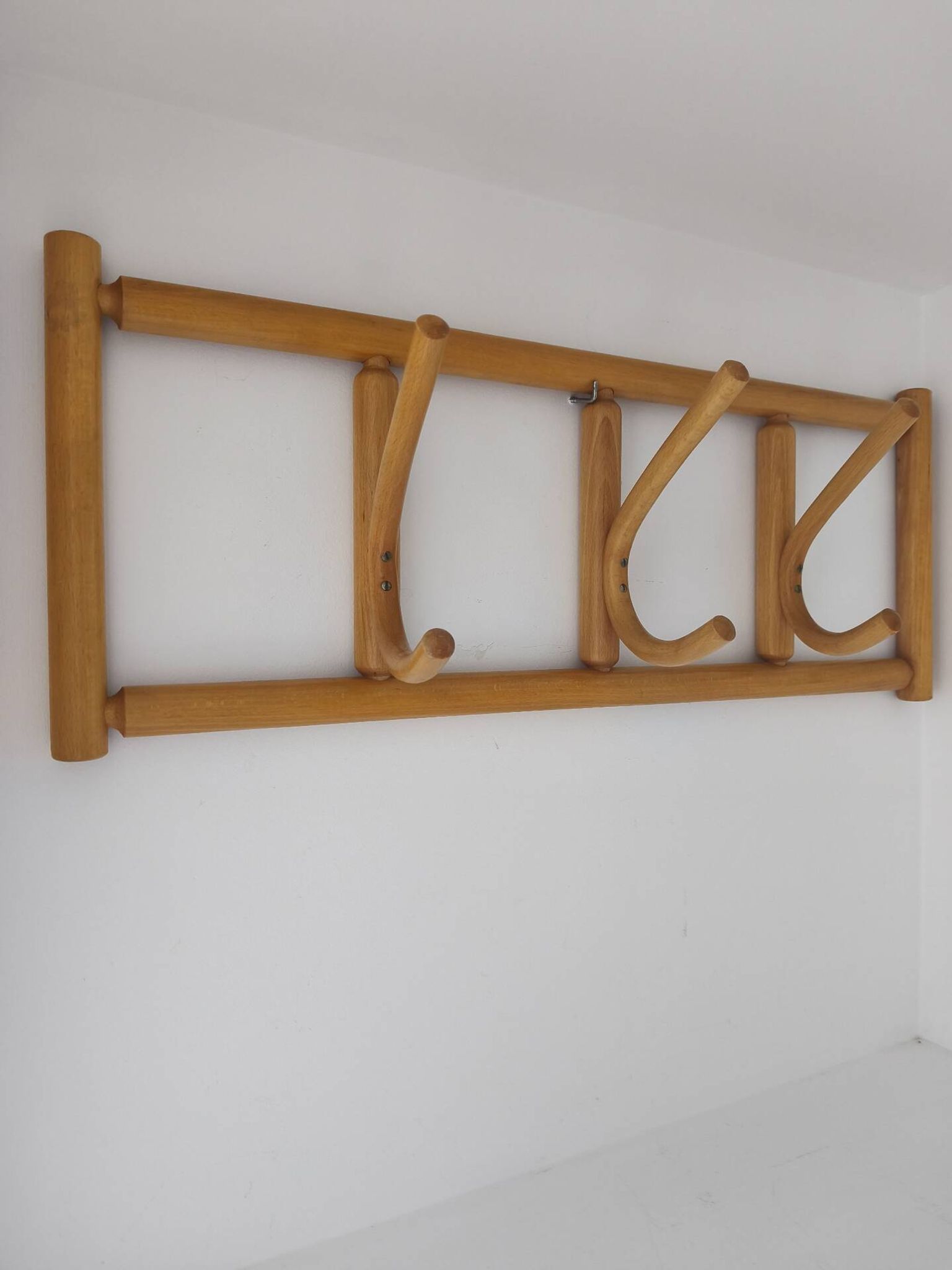 Porte-manteau mural bois courbé