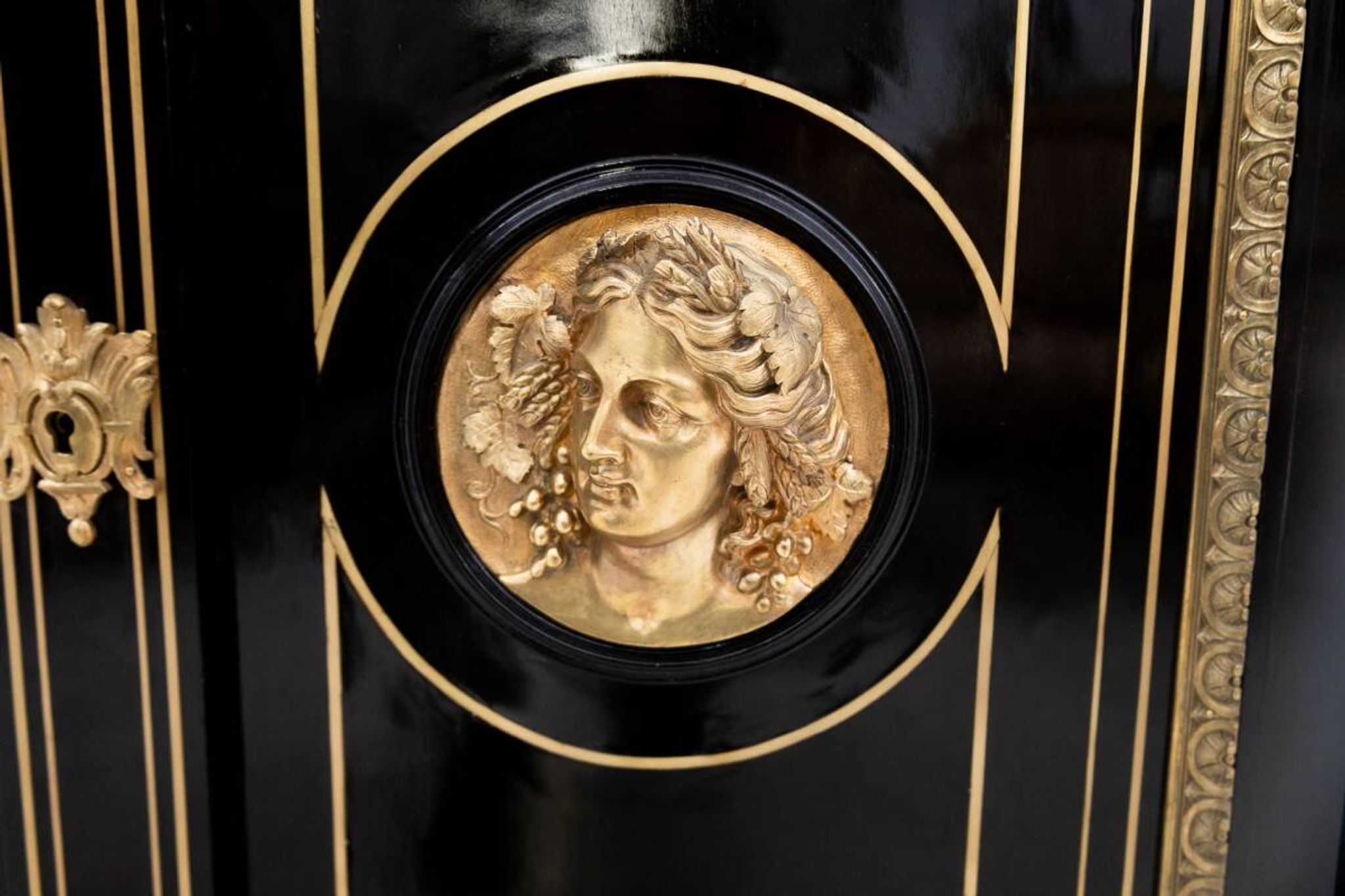 Commode de style Napoléon III, France, vers 1880.
