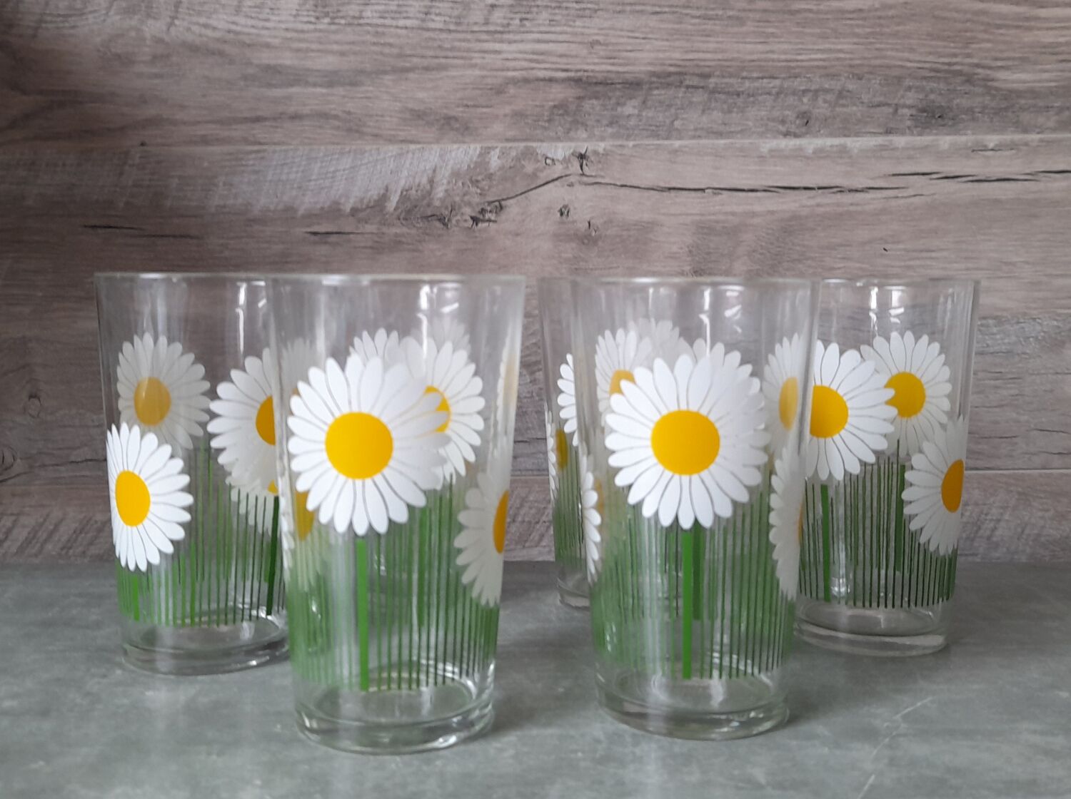 Service at orangeade daisies