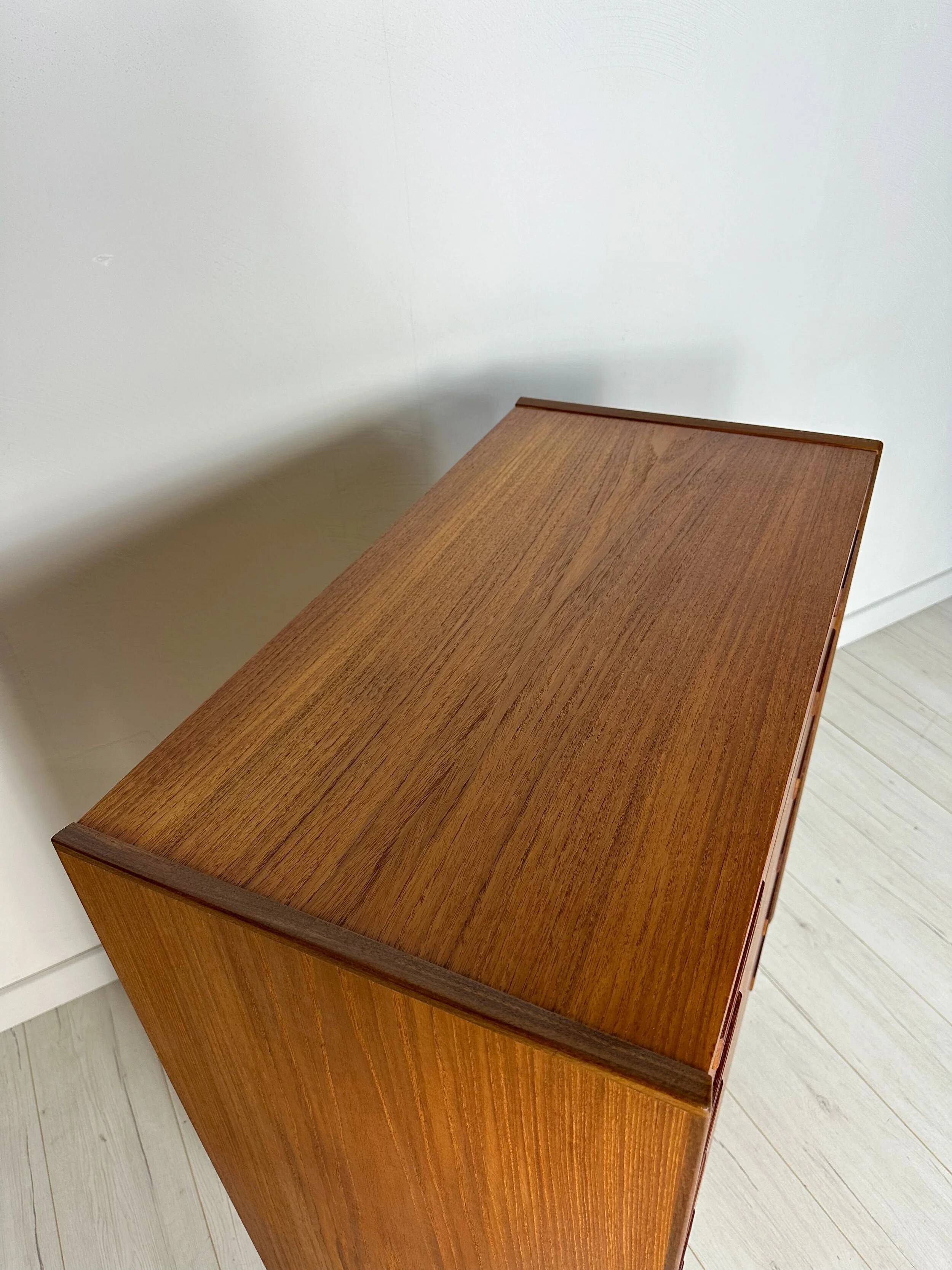 1960s Vintage Minimalistic Mid-Century Danish Teak Dresser