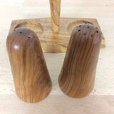 Servant salt and pepper in olive wood