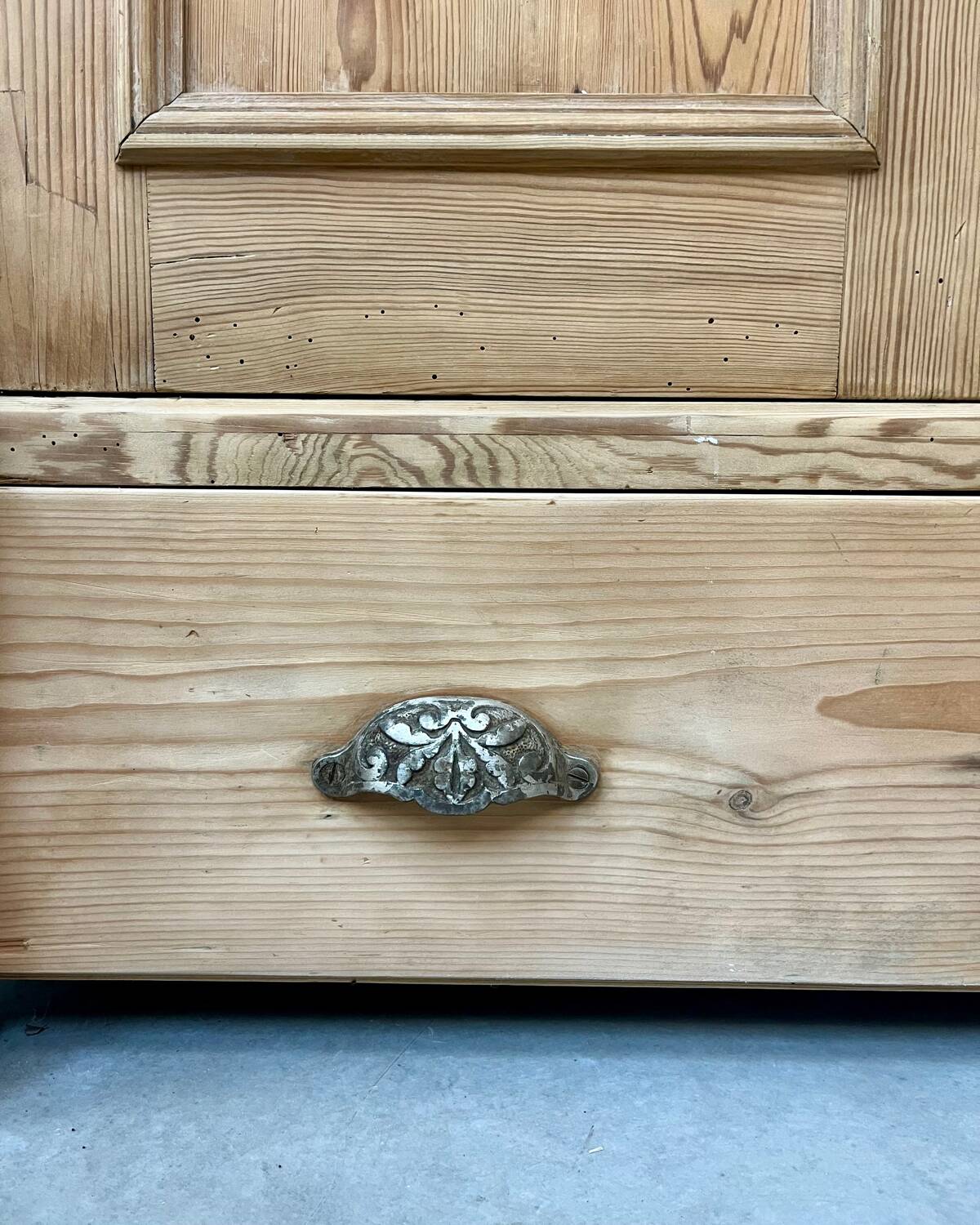 Armoire anglaise en pin, restaurée