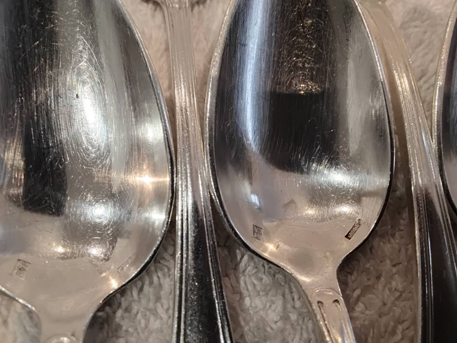 12 silver-plated metal teaspoons by Apollo silversmiths, decorated with fillets, 14.2cm