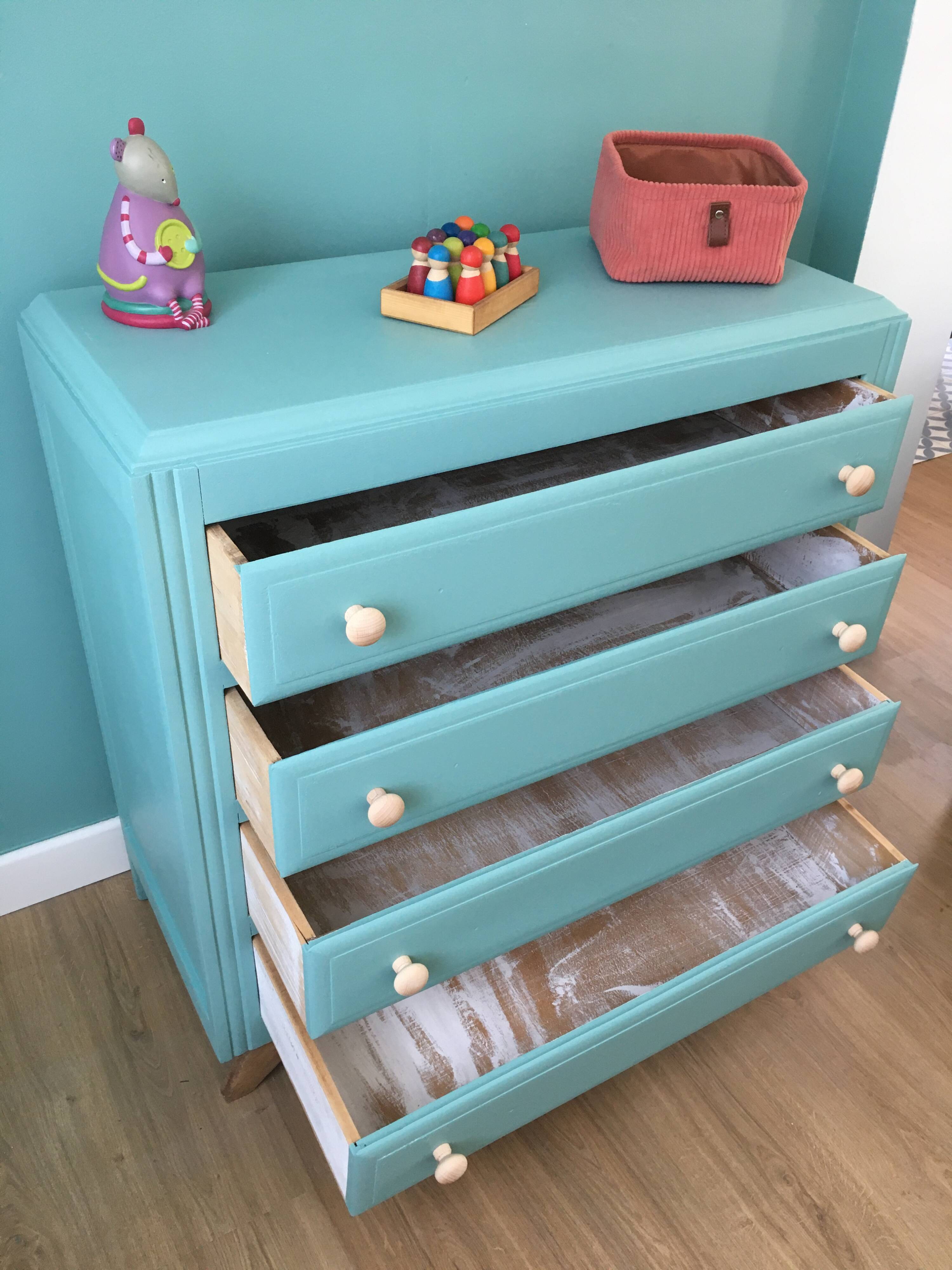 Vintage chest of drawers 4 drawers compass feet