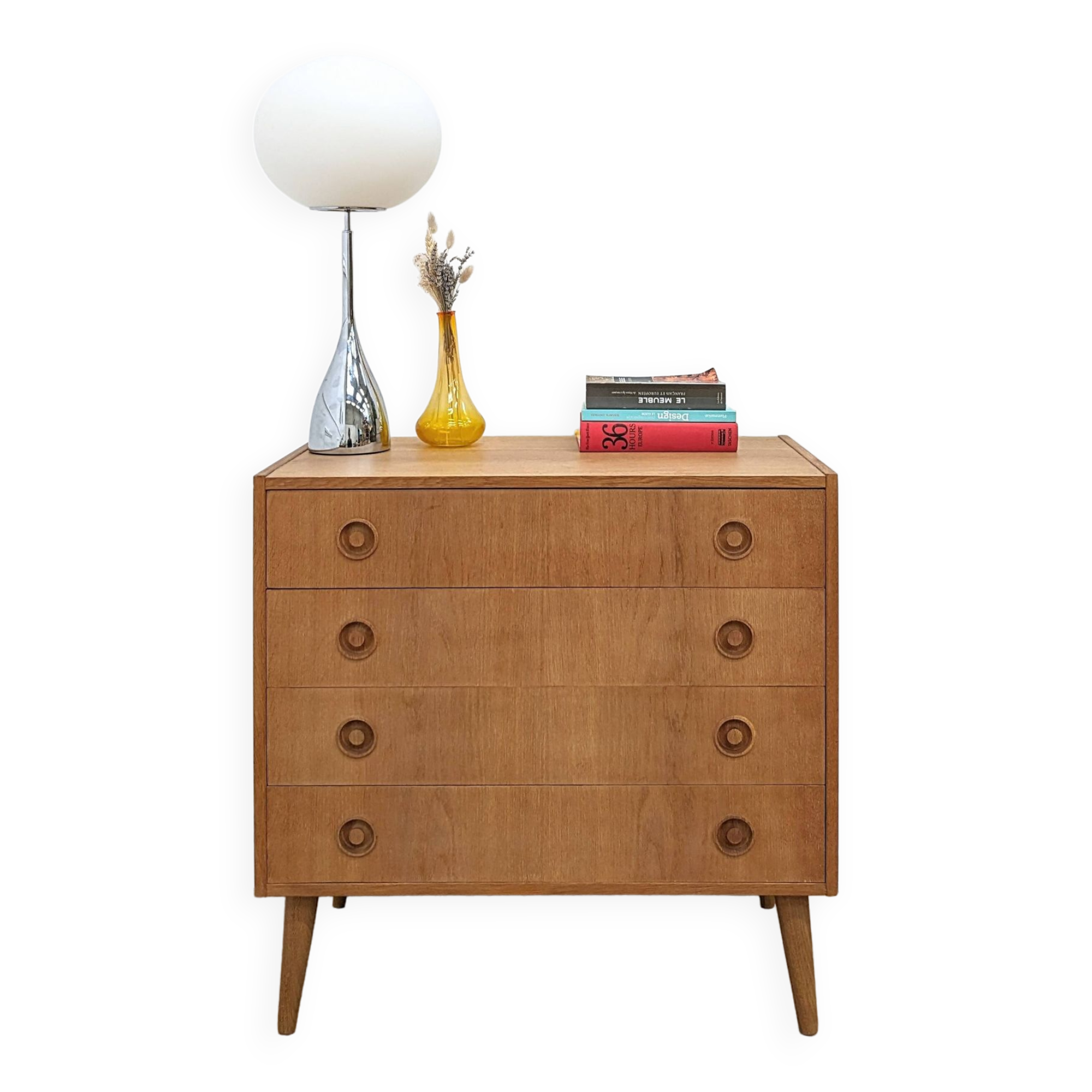 Oak chest of drawers