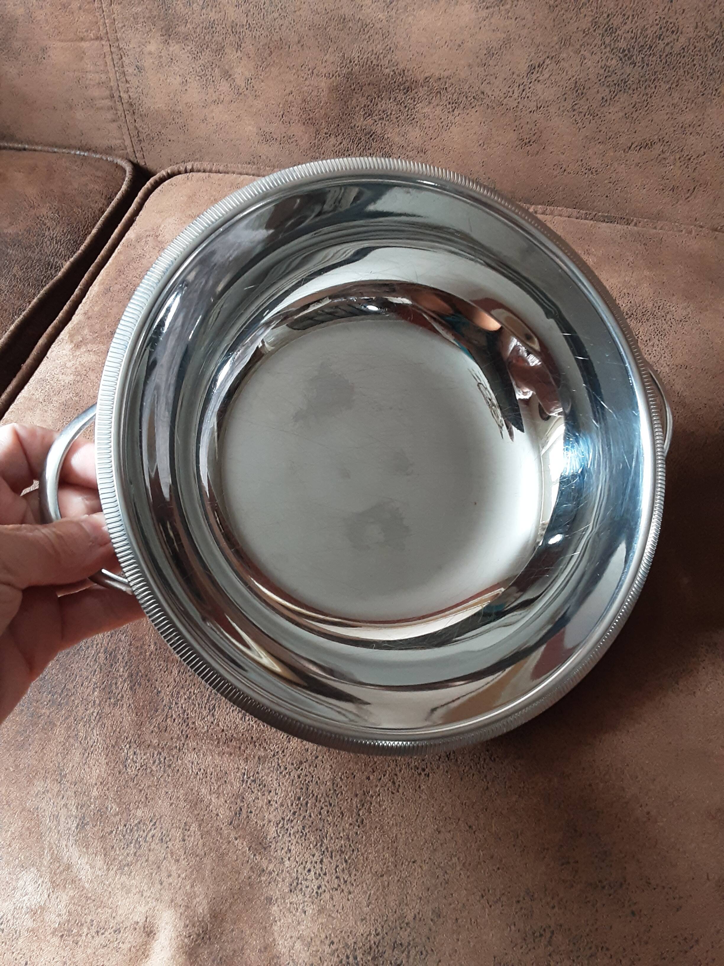 Set of 2 stainless steel salad bowls