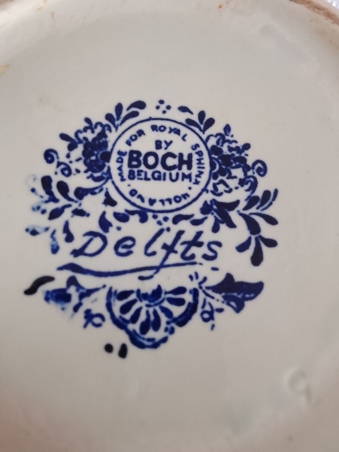 Vase with lid by Boch Delfts