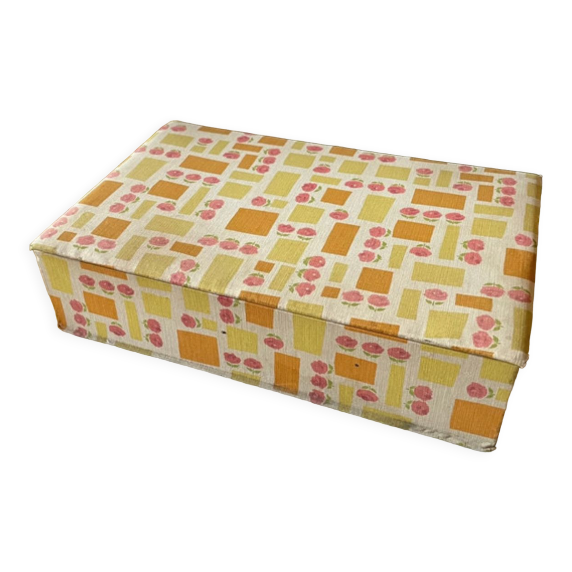 Sewing box in vintage fabrics