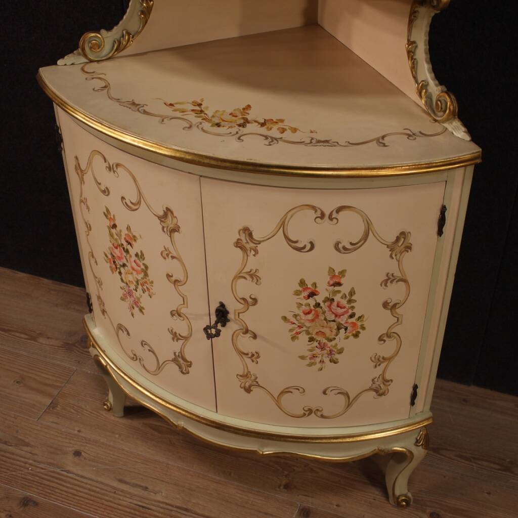 Corner cabinet in lacquered, gilded and painted wood from the 20th century