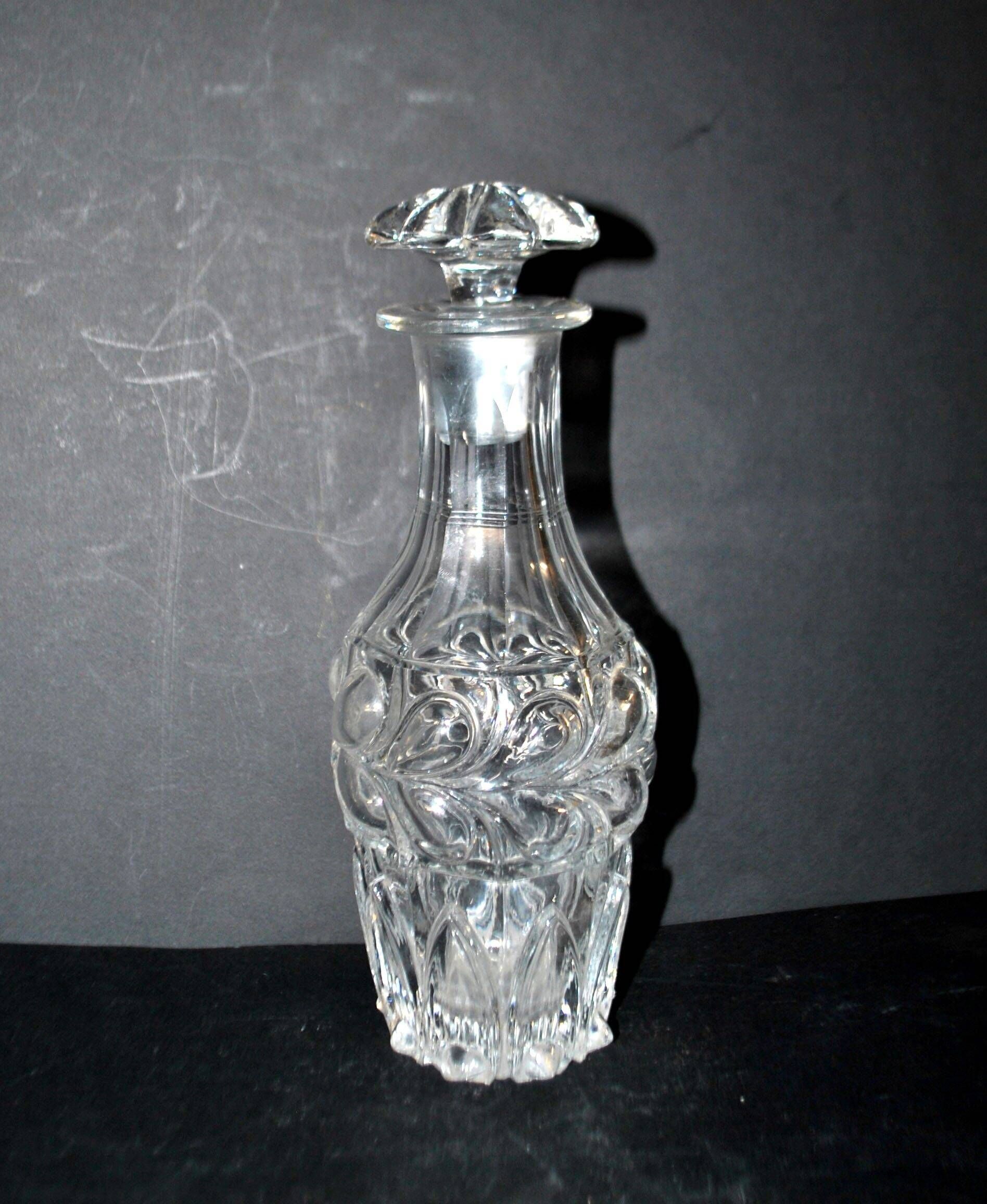 Cut crystal liqueur carafe Laurier Saint-Louis 1840