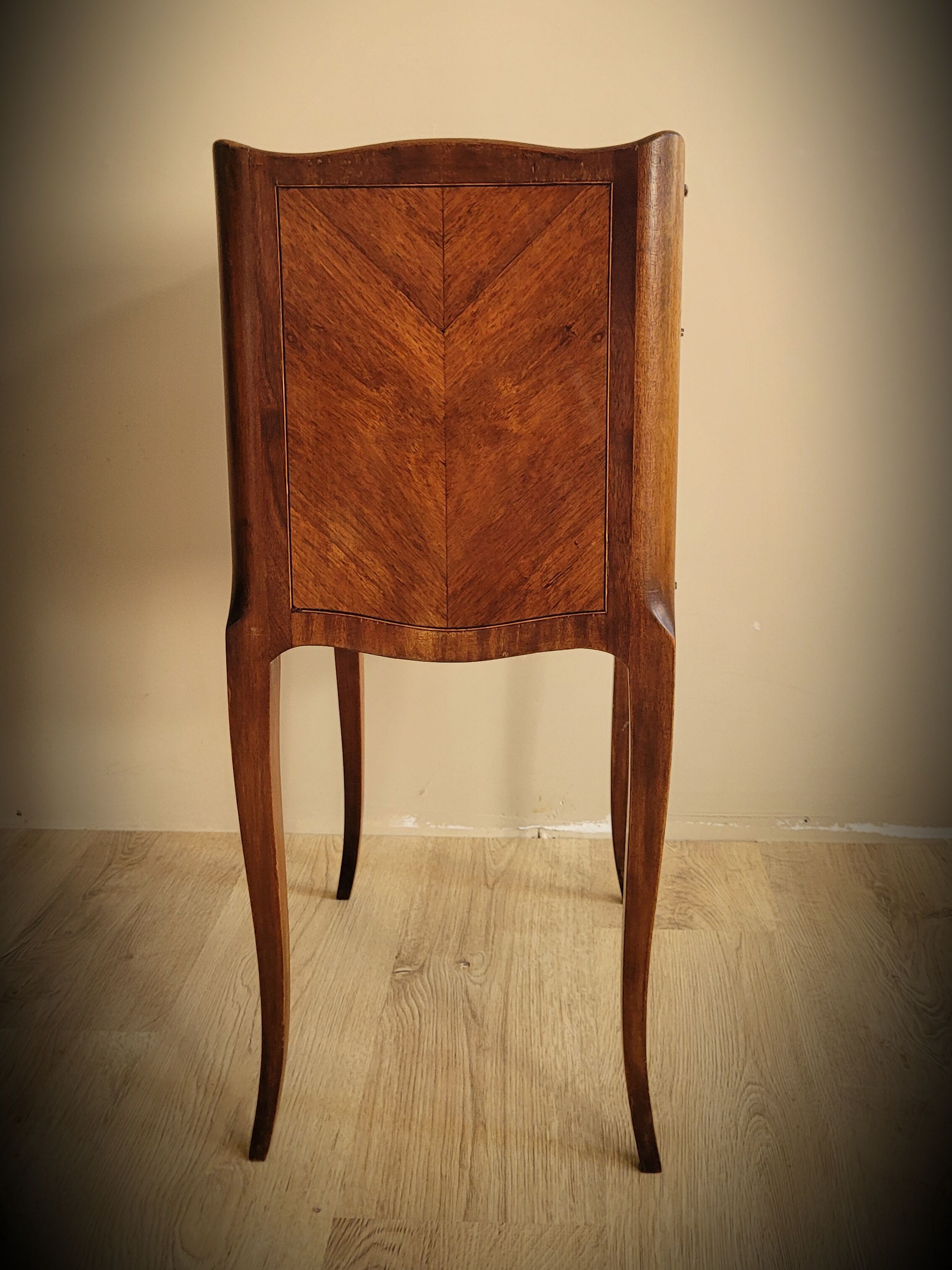 Bedside regency 2P 1T