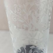 Ancien petit verre à alcool, décor Djeddah, en cristal de Baccarat, signé