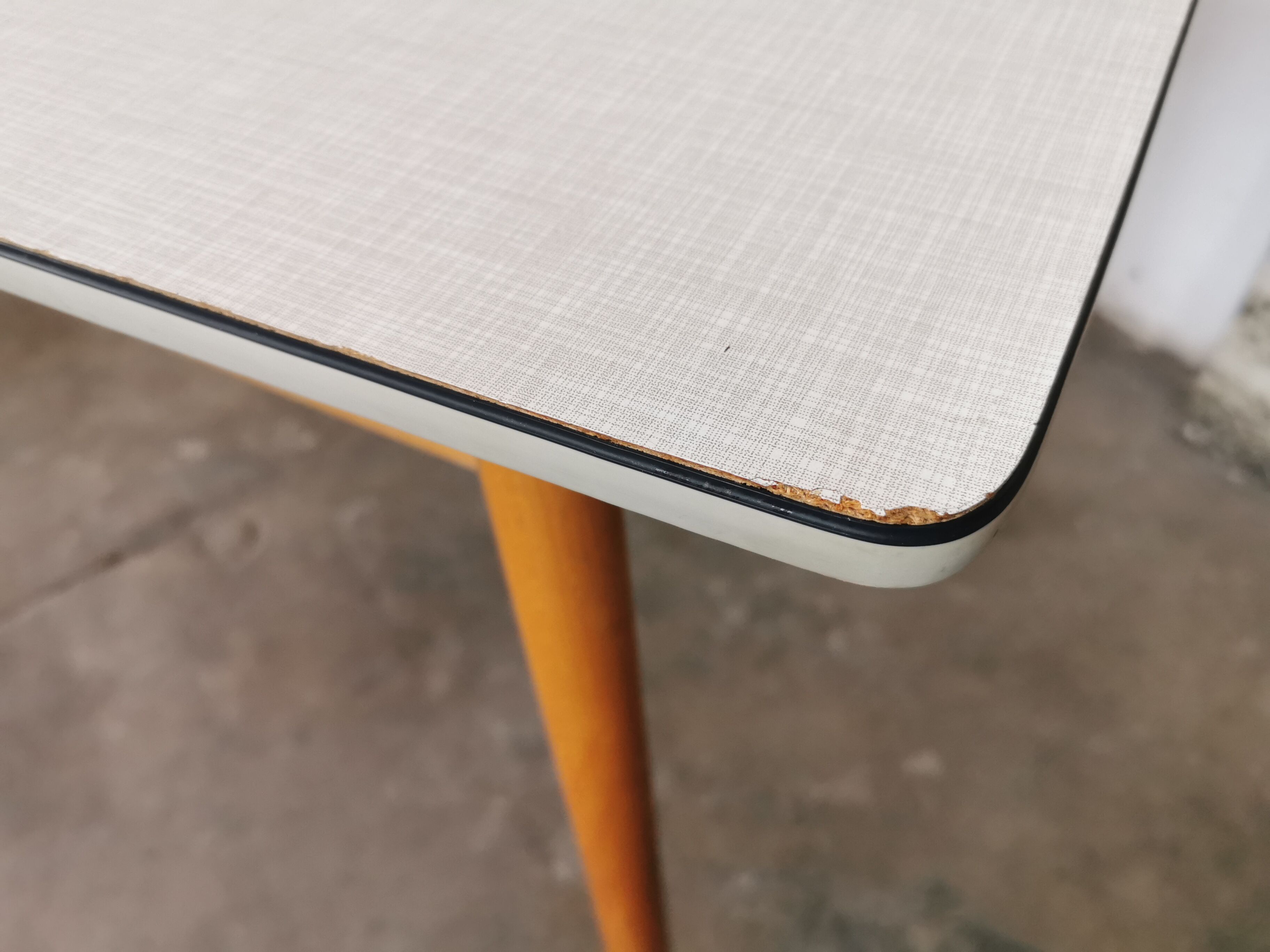 Vintage table in formica and wood, compass leg