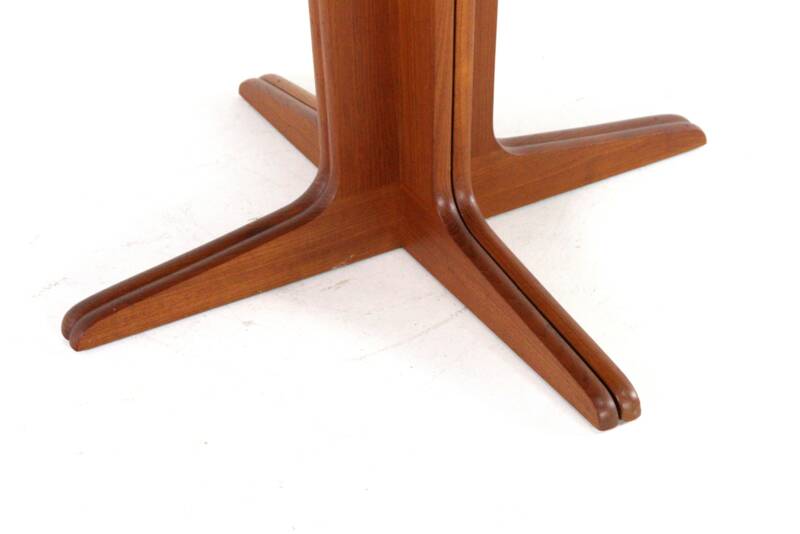 Round extendable dining table 2x 'Ulfborg' by VV Møbler Spøttrup - Danish