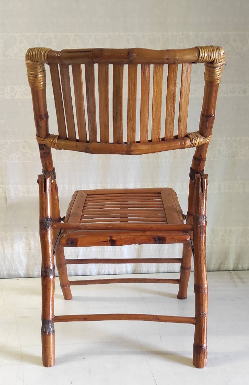 Folding bamboo chair for children