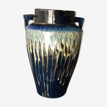 Ceramic vase glazed with two triangular handles