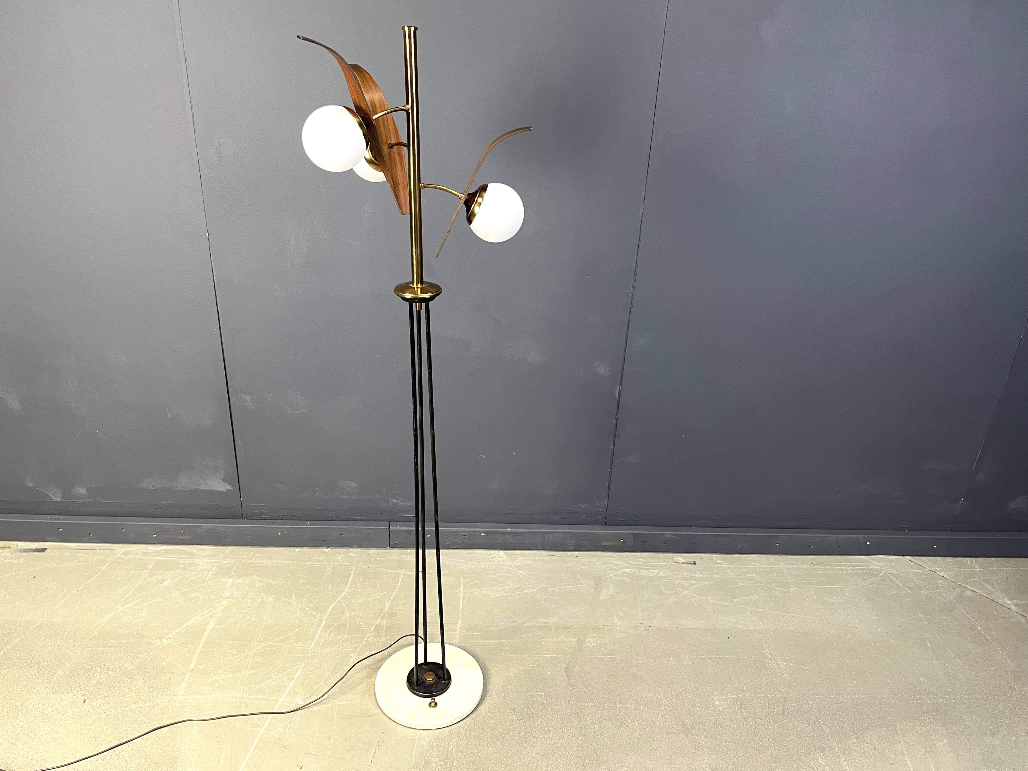 Mid century italian floor lamp attr. to Stilnovo, 1950s