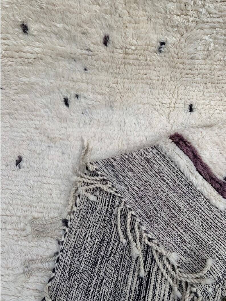 Magnificent handcrafted rug 250cm x 150cm